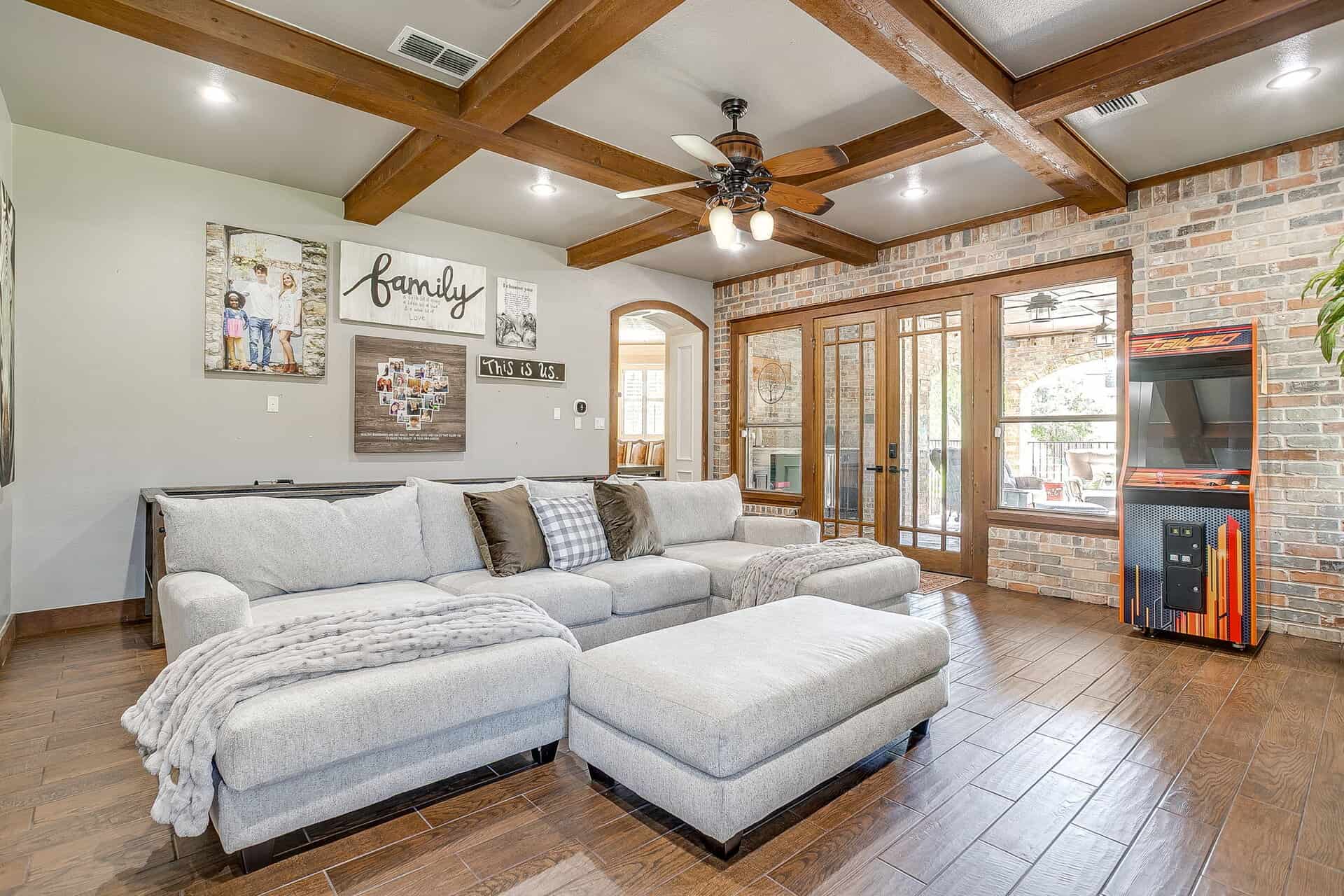 An image that shows 155 Country Vista Cir (60 Of 105)