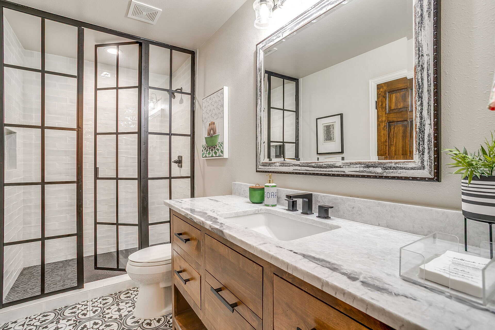 An image that shows 155 Country Vista Cir (74 Of 105)