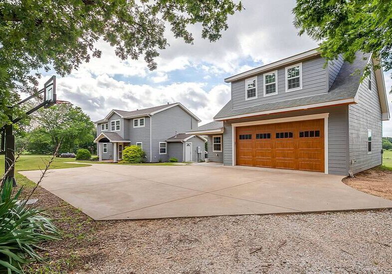 An image that shows 127 County Rd 319b (16 Of 84)