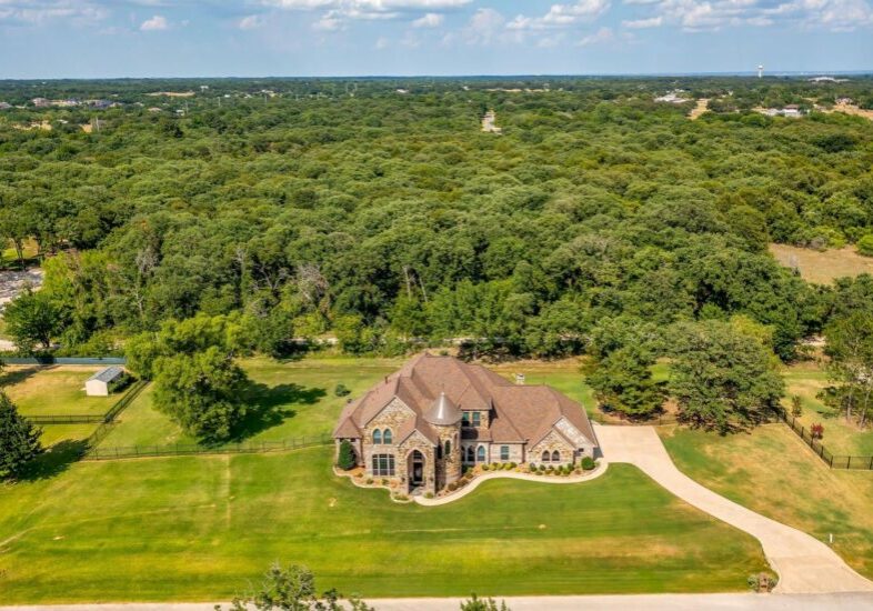 An image that shows 3417 Enchanted Acres Drive 1 Of 81 1