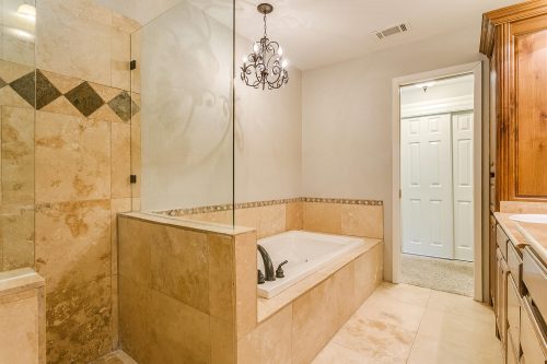 4132 Clayton Rd W. Fort Worth, Texas 76116 - LEAGUE Real Estate