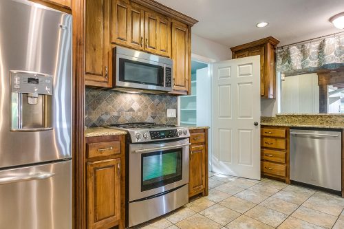4132 Clayton Rd W. Fort Worth, Texas 76116 - LEAGUE Real Estate