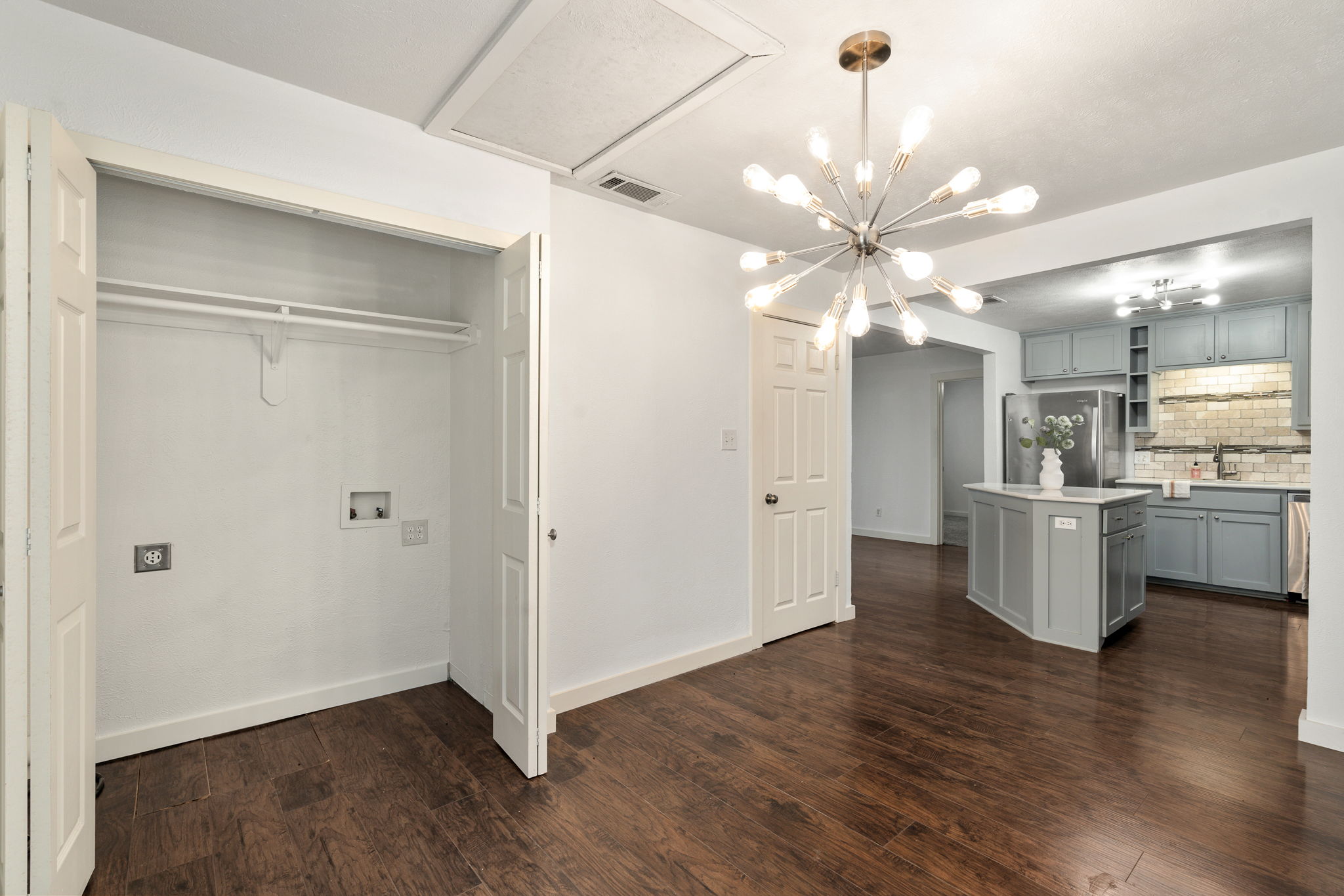 An image that shows 10 16 Web Or Mls 5016 Donnelly Ave 16