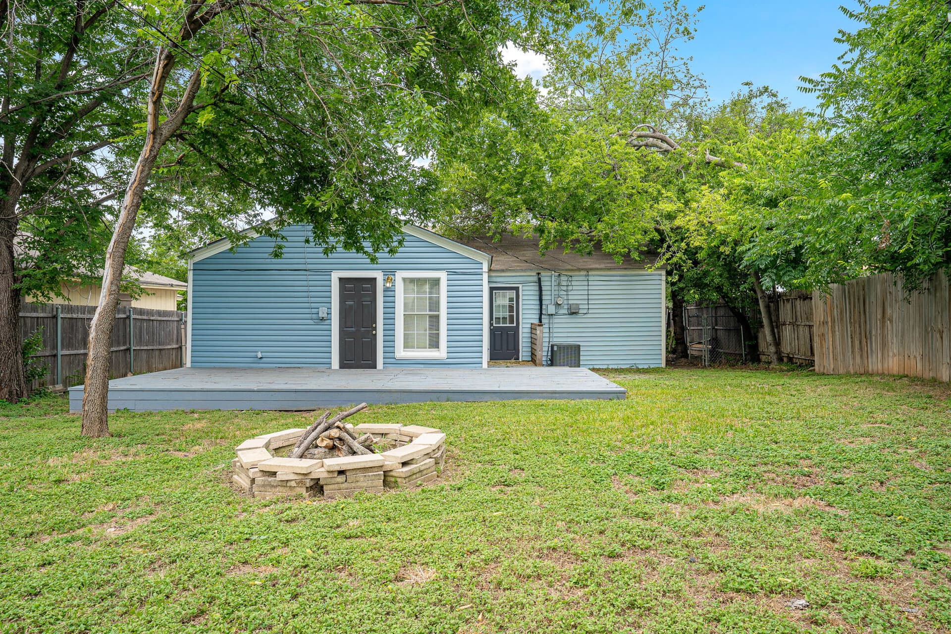 An image that shows 22 44 Web Or Mls 5016 Donnelly Ave 37 (2)