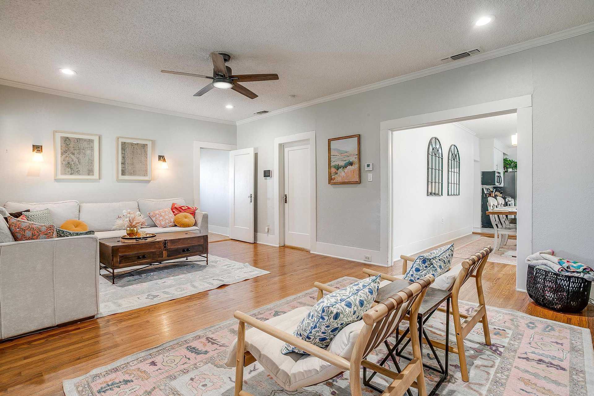 An image that shows 3717 Bunting Ave. (12 Of 40)