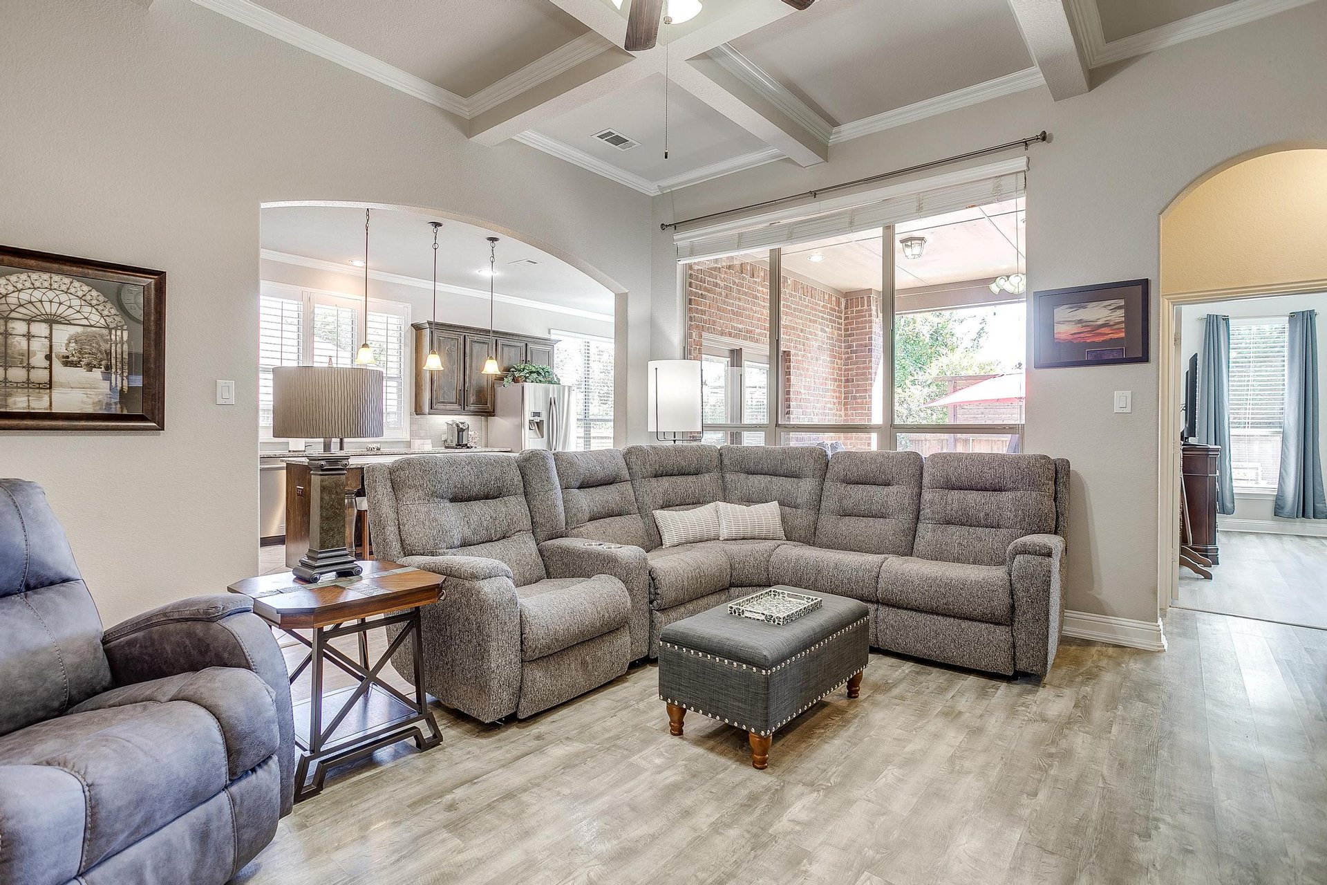 An image that shows 3917 Roxbury St (13 Of 46)