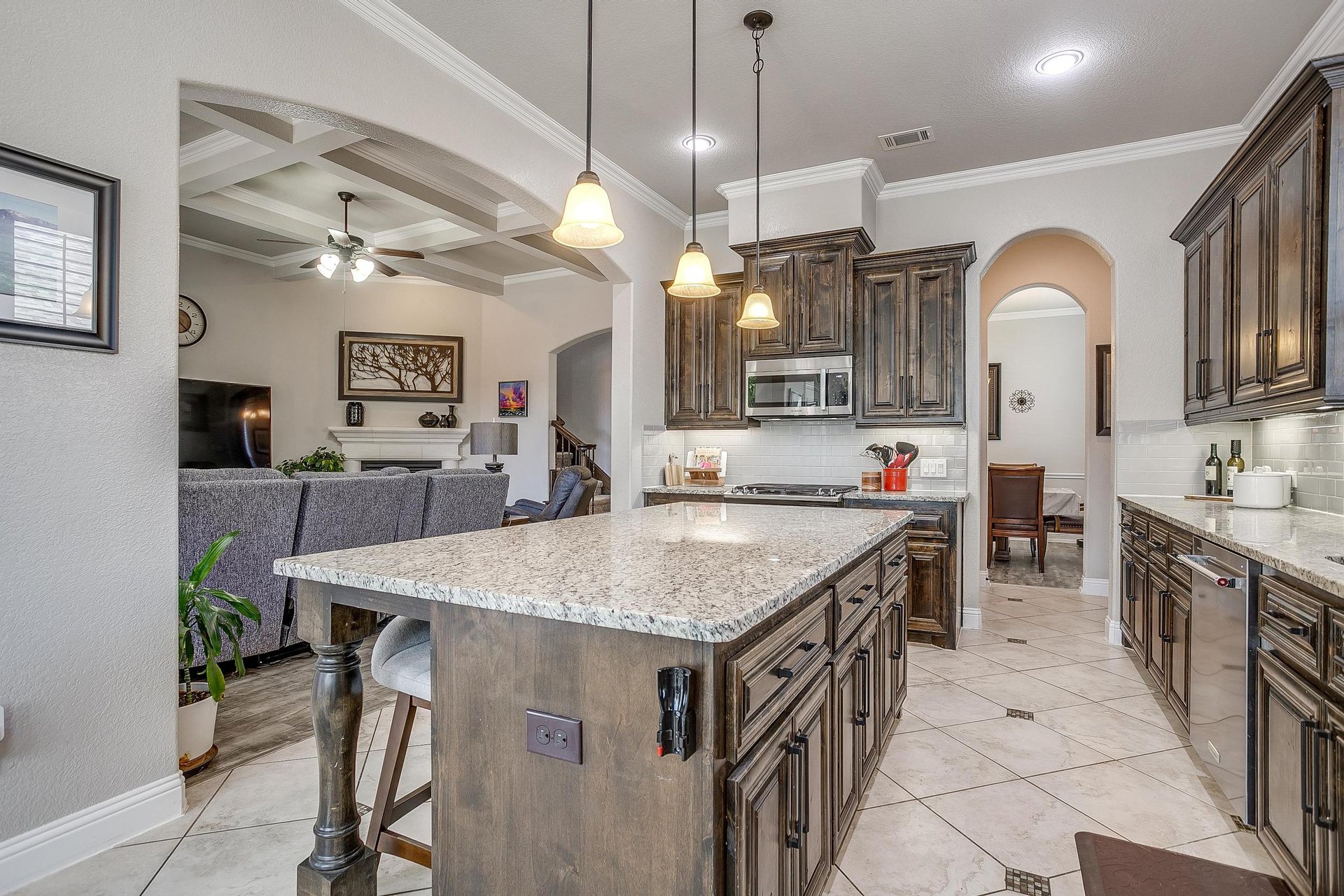 An image that shows 3917 Roxbury St (16 Of 46)