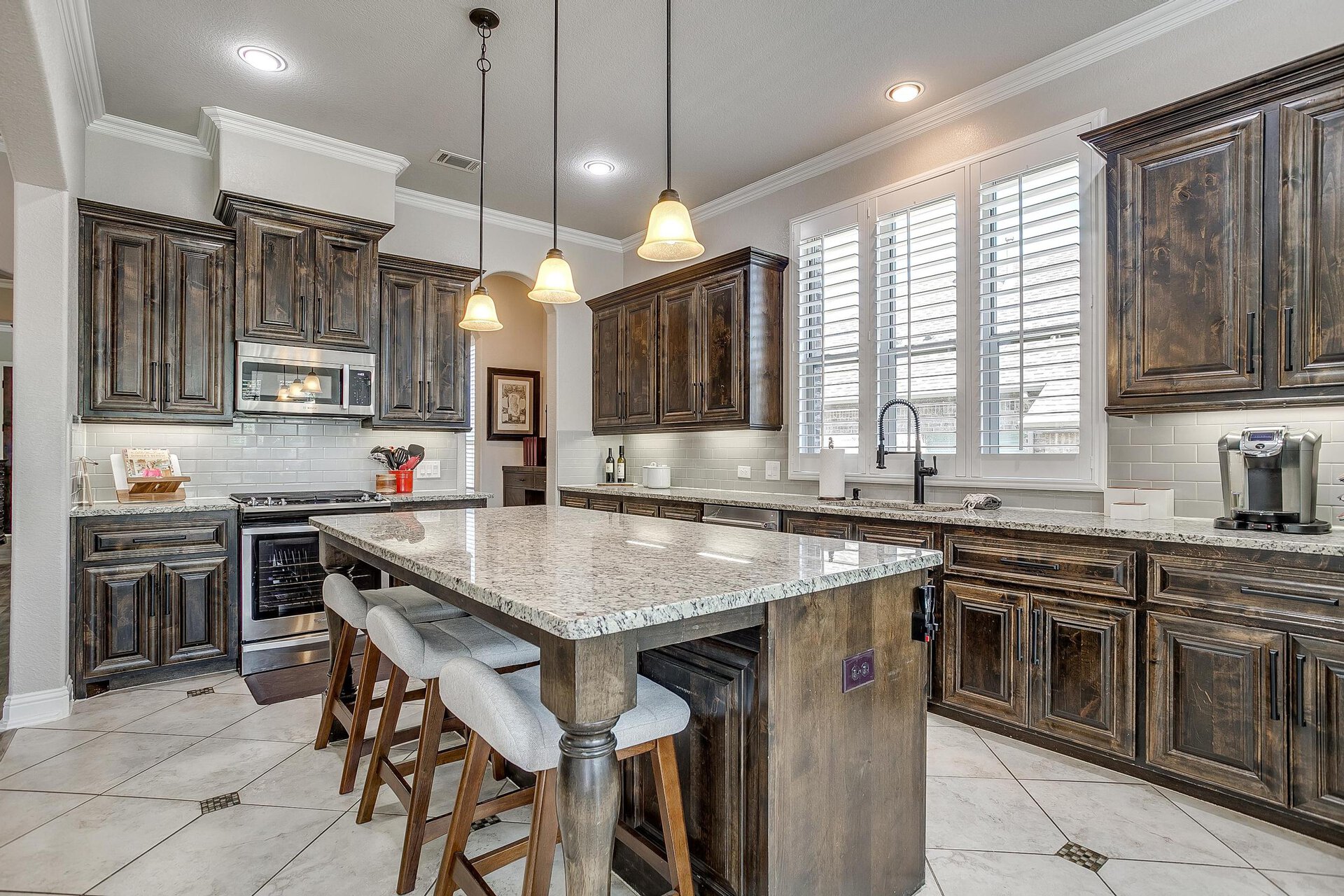 An image that shows 3917 Roxbury St (17 Of 46)