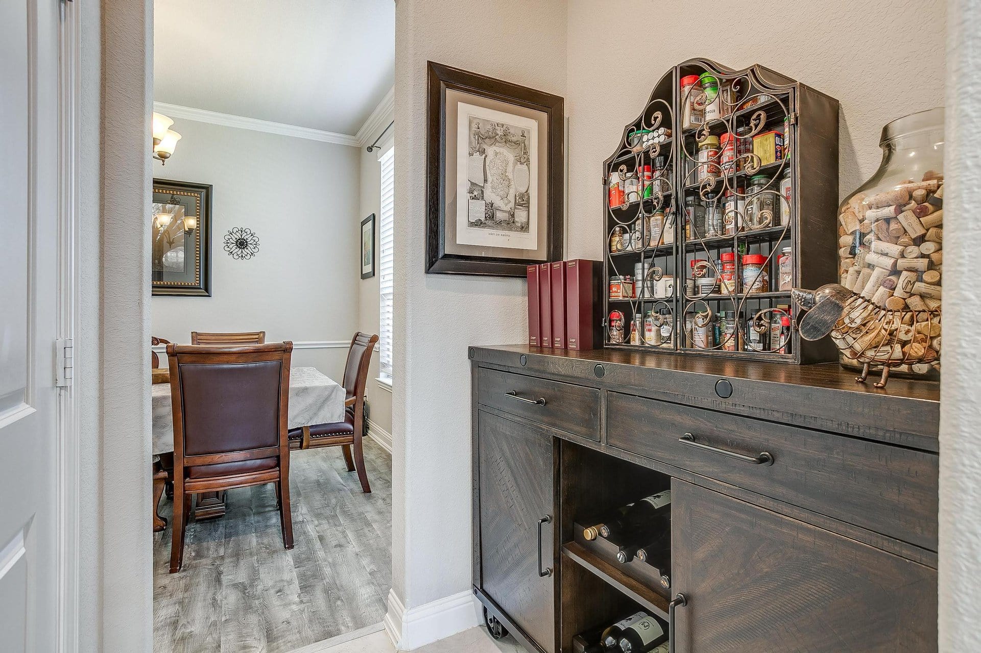 An image that shows 3917 Roxbury St (19 Of 46)