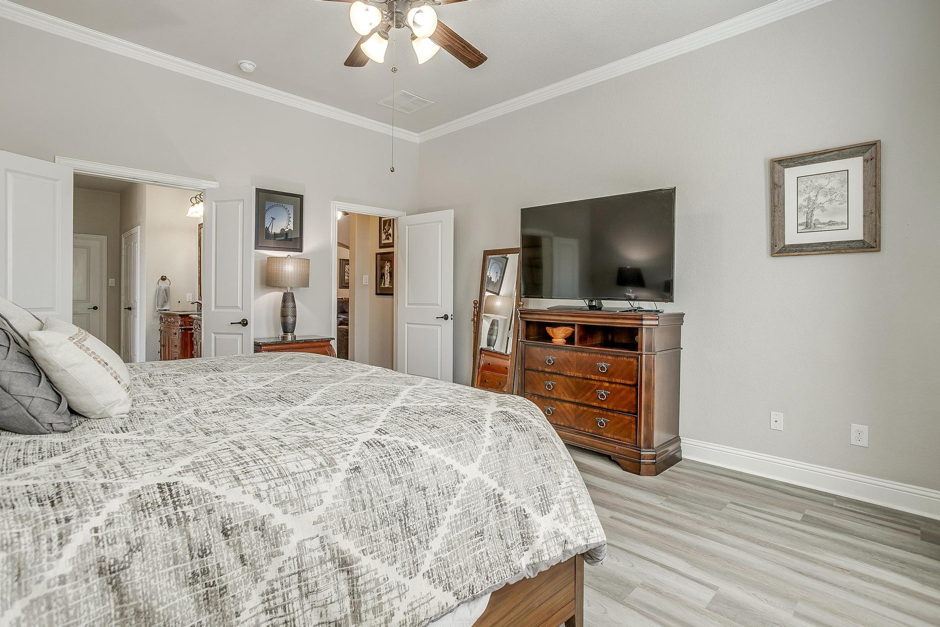 An image that shows 3917 Roxbury St (22 Of 46)