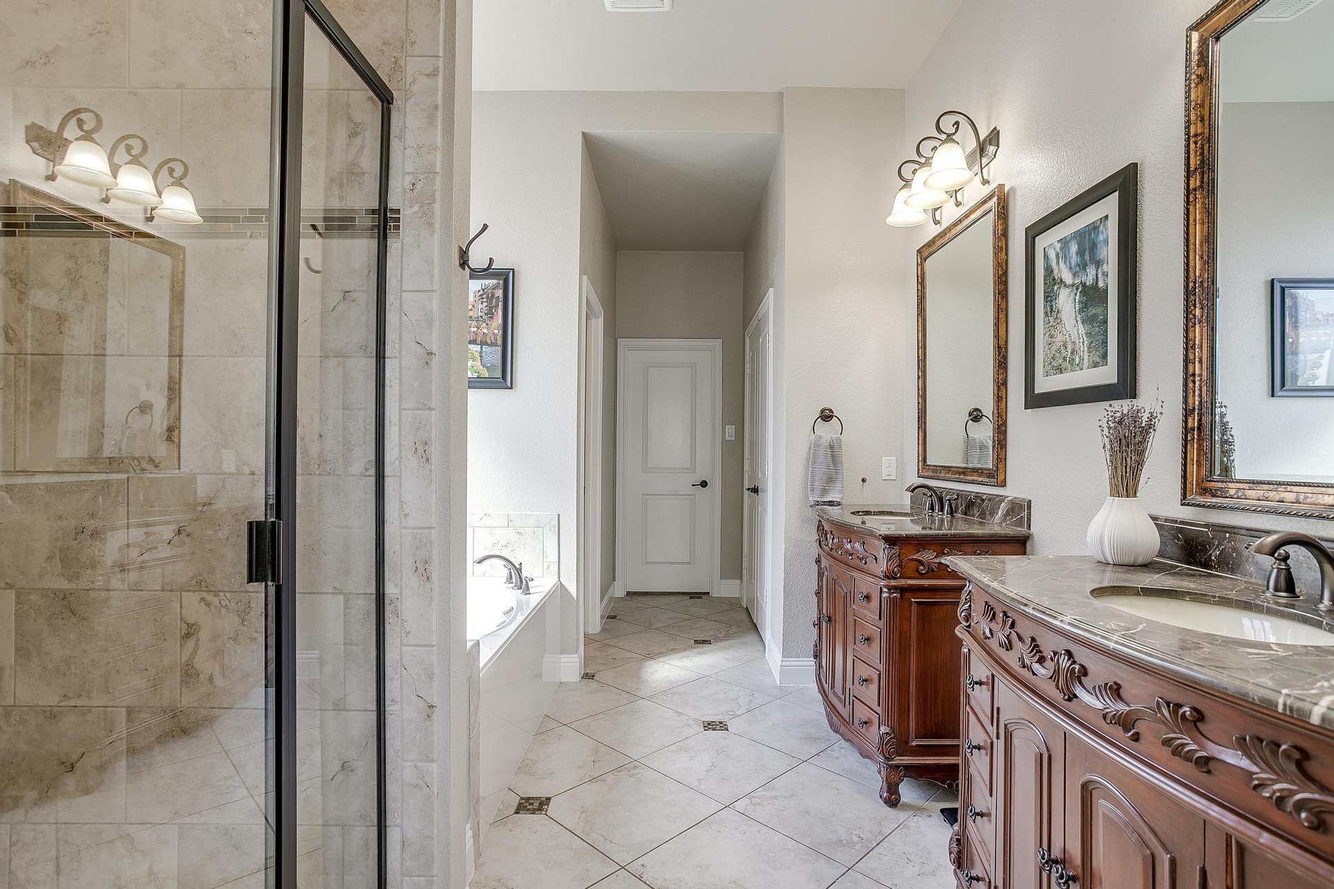 An image that shows 3917 Roxbury St (23 Of 46)