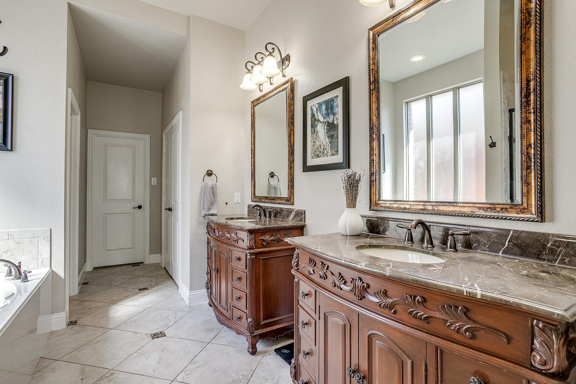 An image that shows 3917 Roxbury St (24 Of 46)