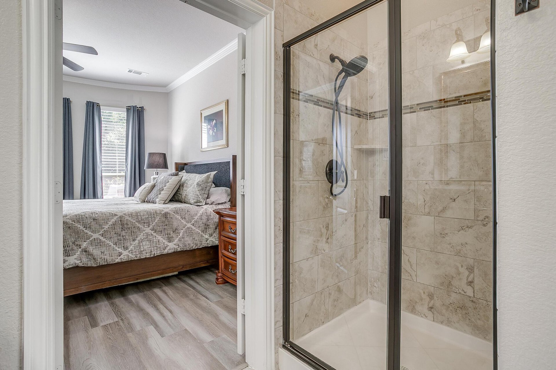 An image that shows 3917 Roxbury St (26 Of 46)