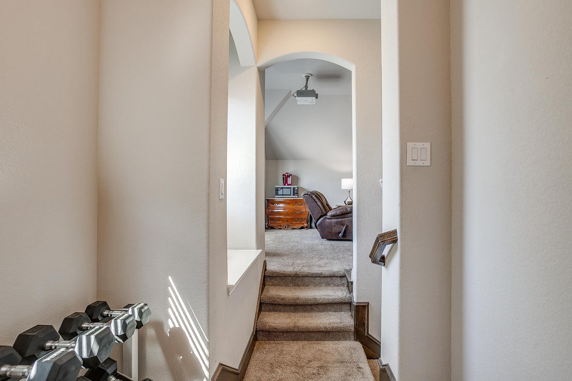 An image that shows 3917 Roxbury St (28 Of 46)