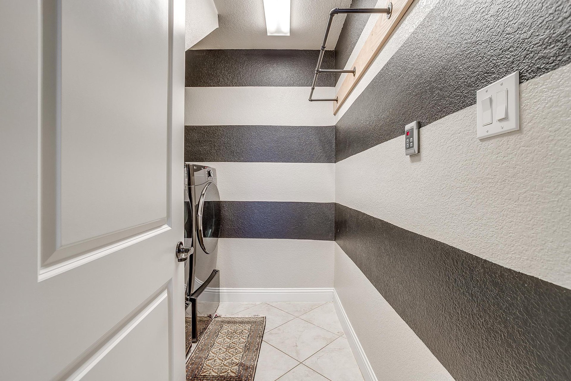An image that shows 3917 Roxbury St (39 Of 46)