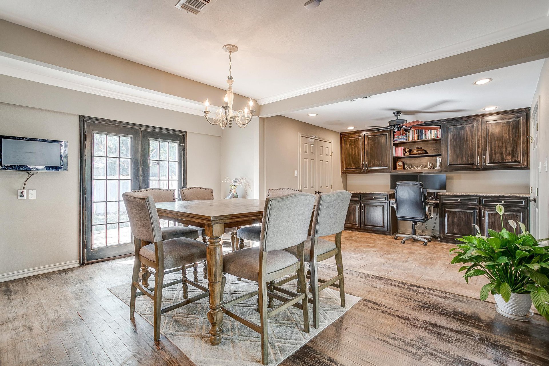 An image that shows 6405 Kenwick Ave. (10 Of 41)