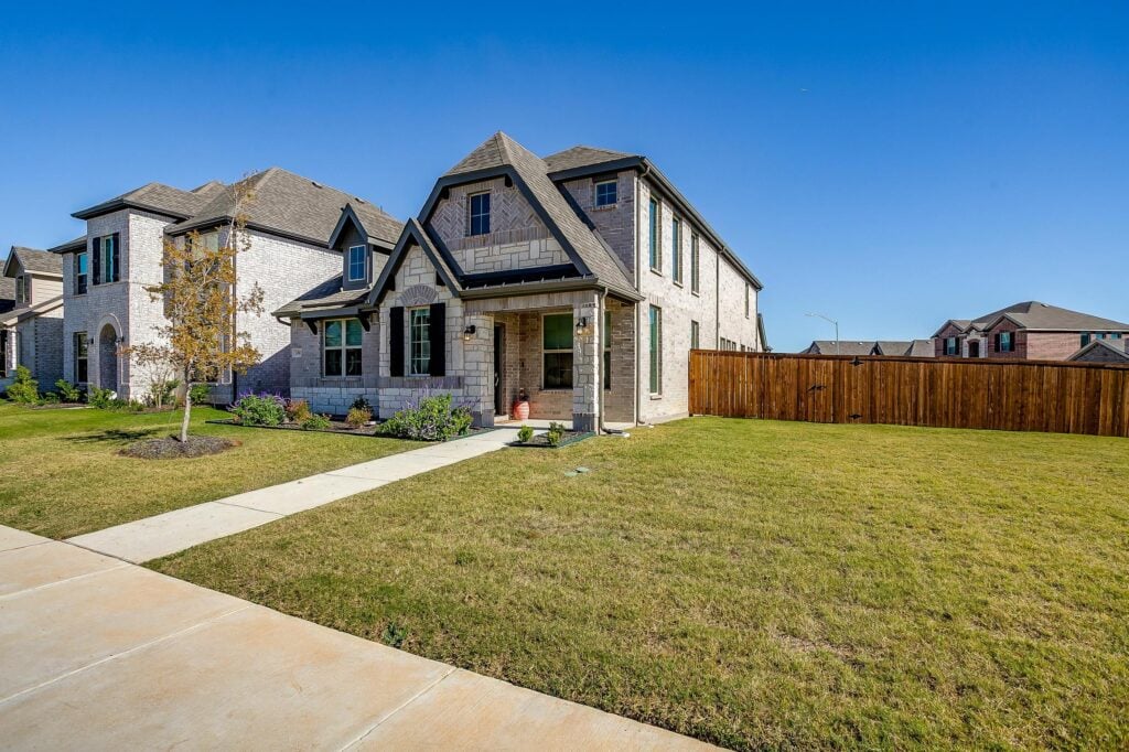 An image that shows 169000 Sophora Ave (3 Of 42)