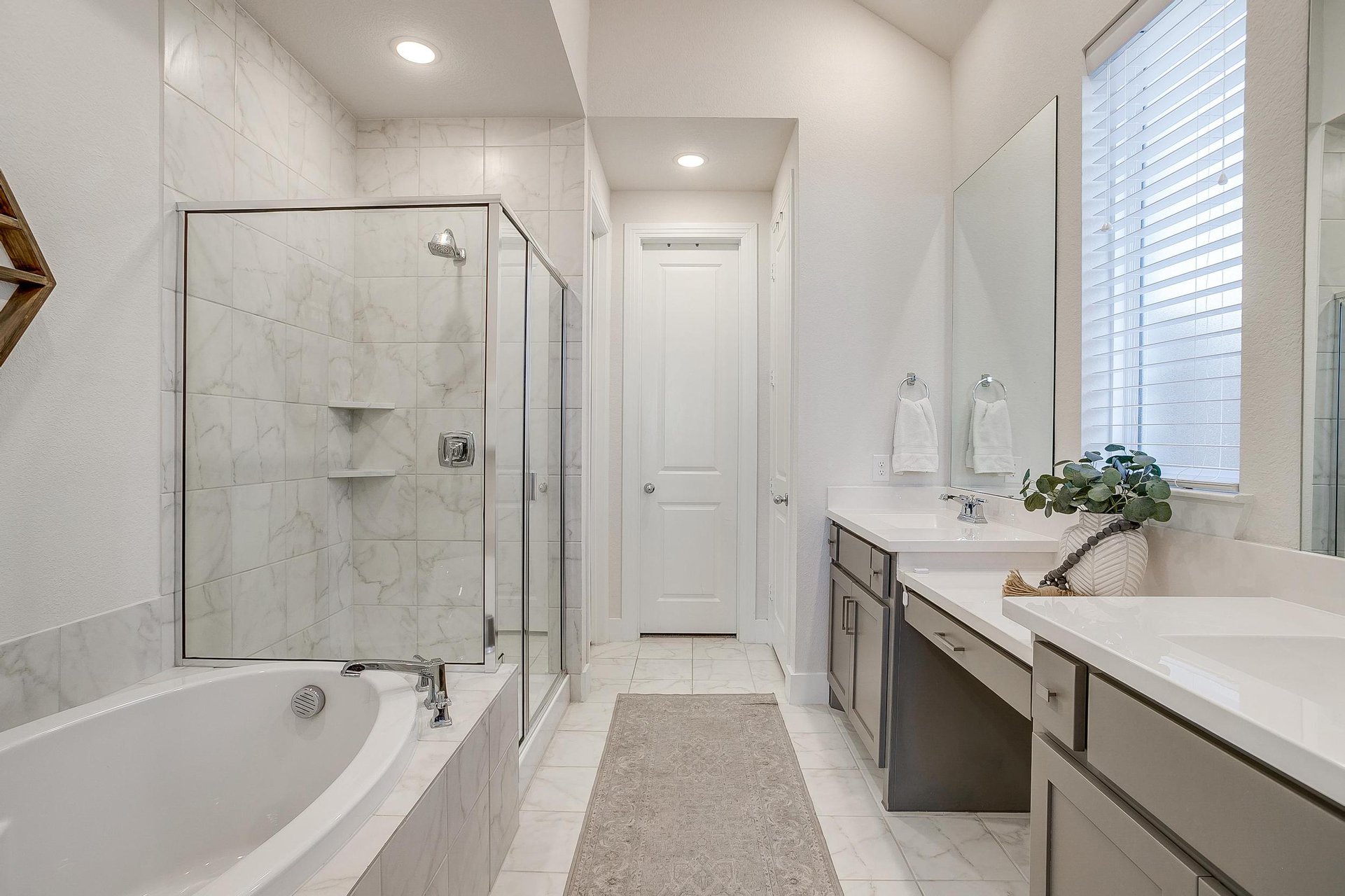 An image that shows 14904 Chipwood Dr (26 Of 42)