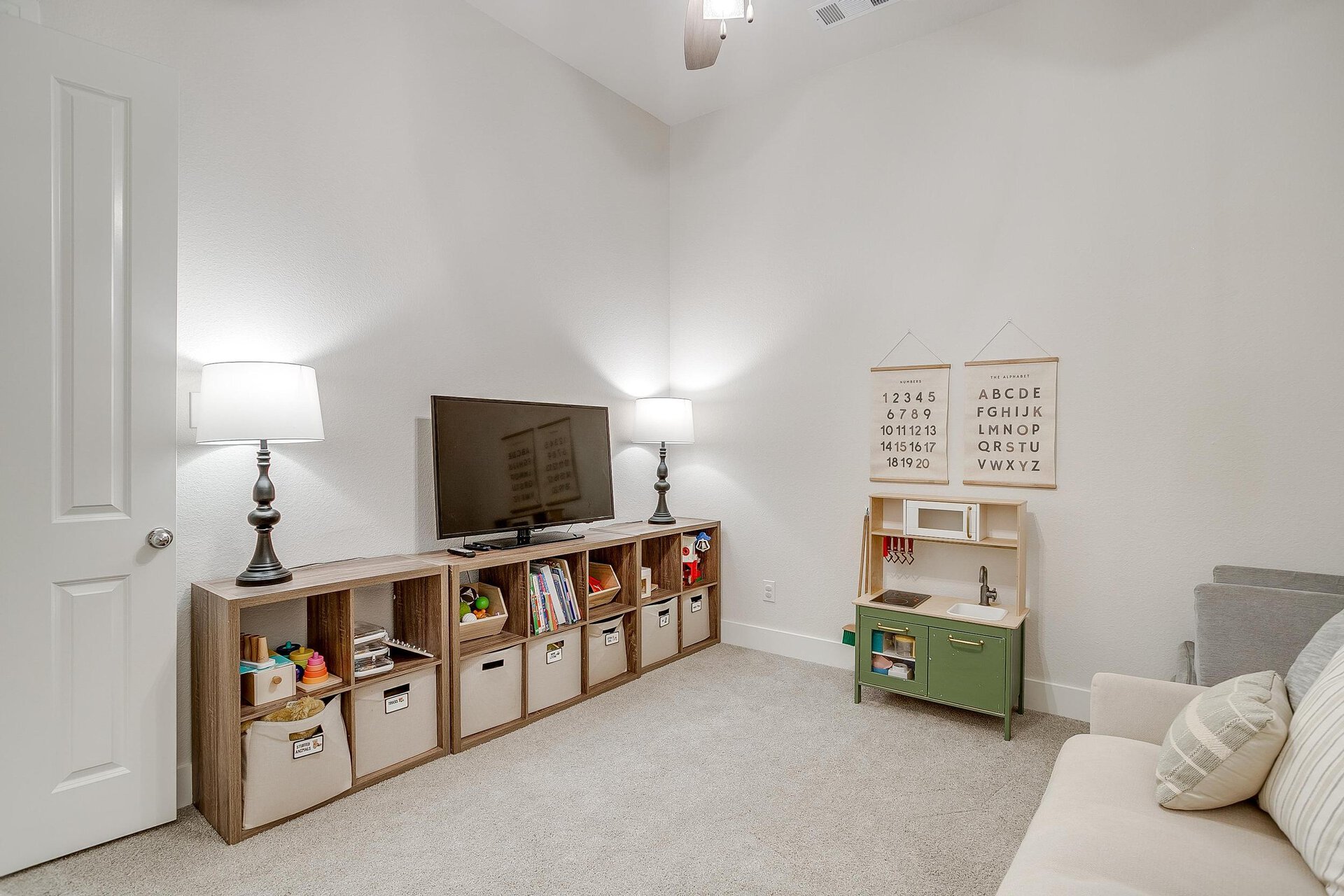 An image that shows 14904 Chipwood Dr (38 Of 42)