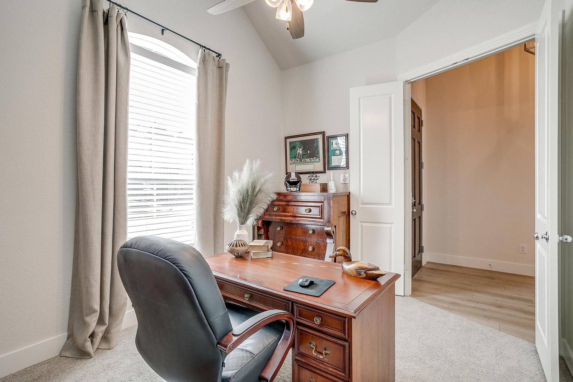 An image that shows 14904 Chipwood Dr (8 Of 42)