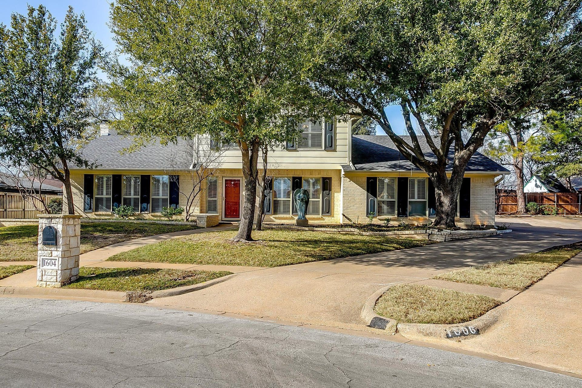 An image that shows 1604 Forest Glen Ct. (2 Of 48)