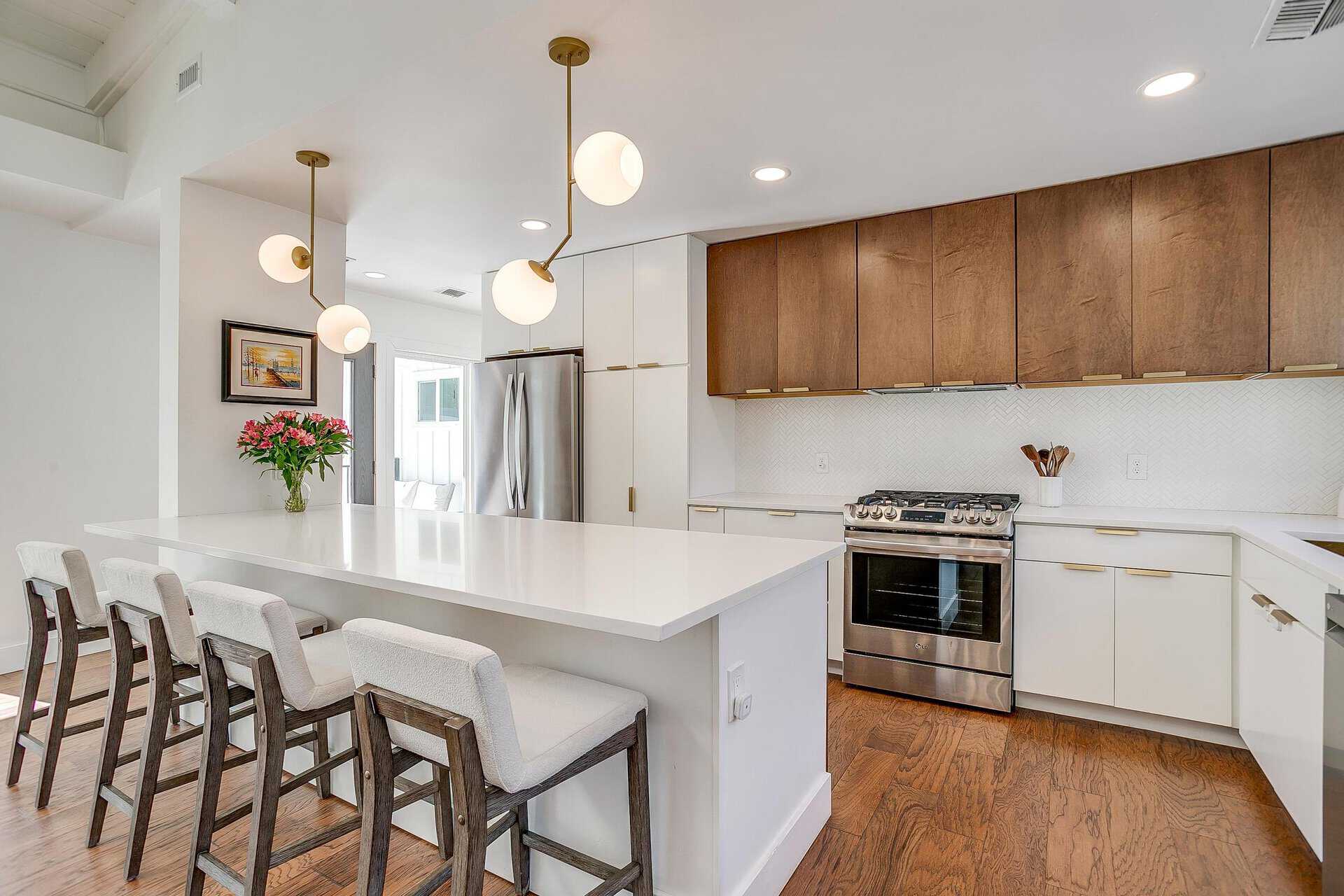 An image that shows 4316 Inwood Rd. (14 Of 47)