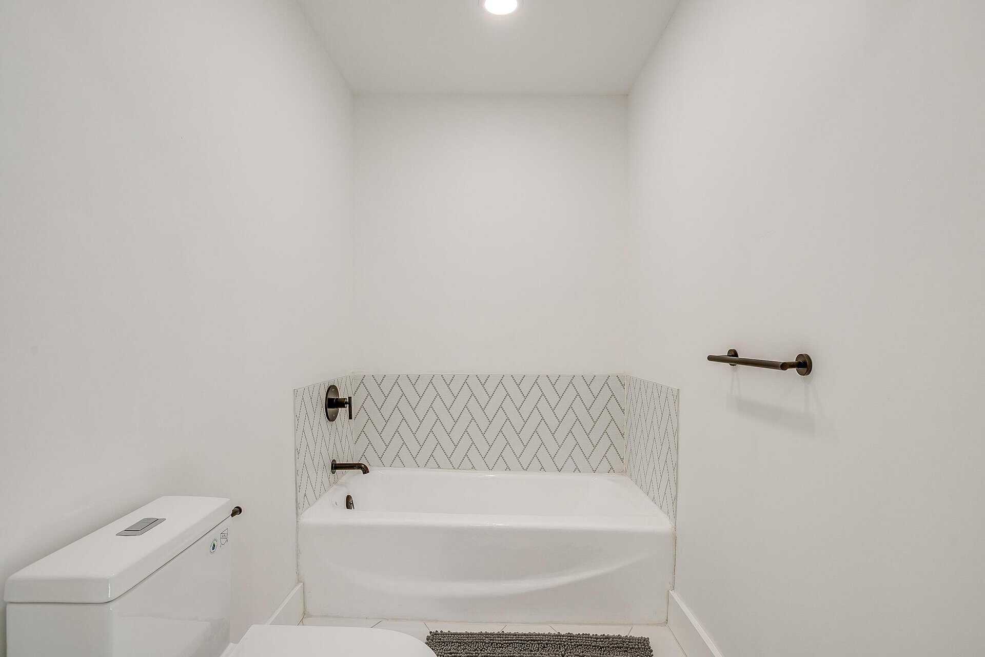 An image that shows 4316 Inwood Rd. (27 Of 47)
