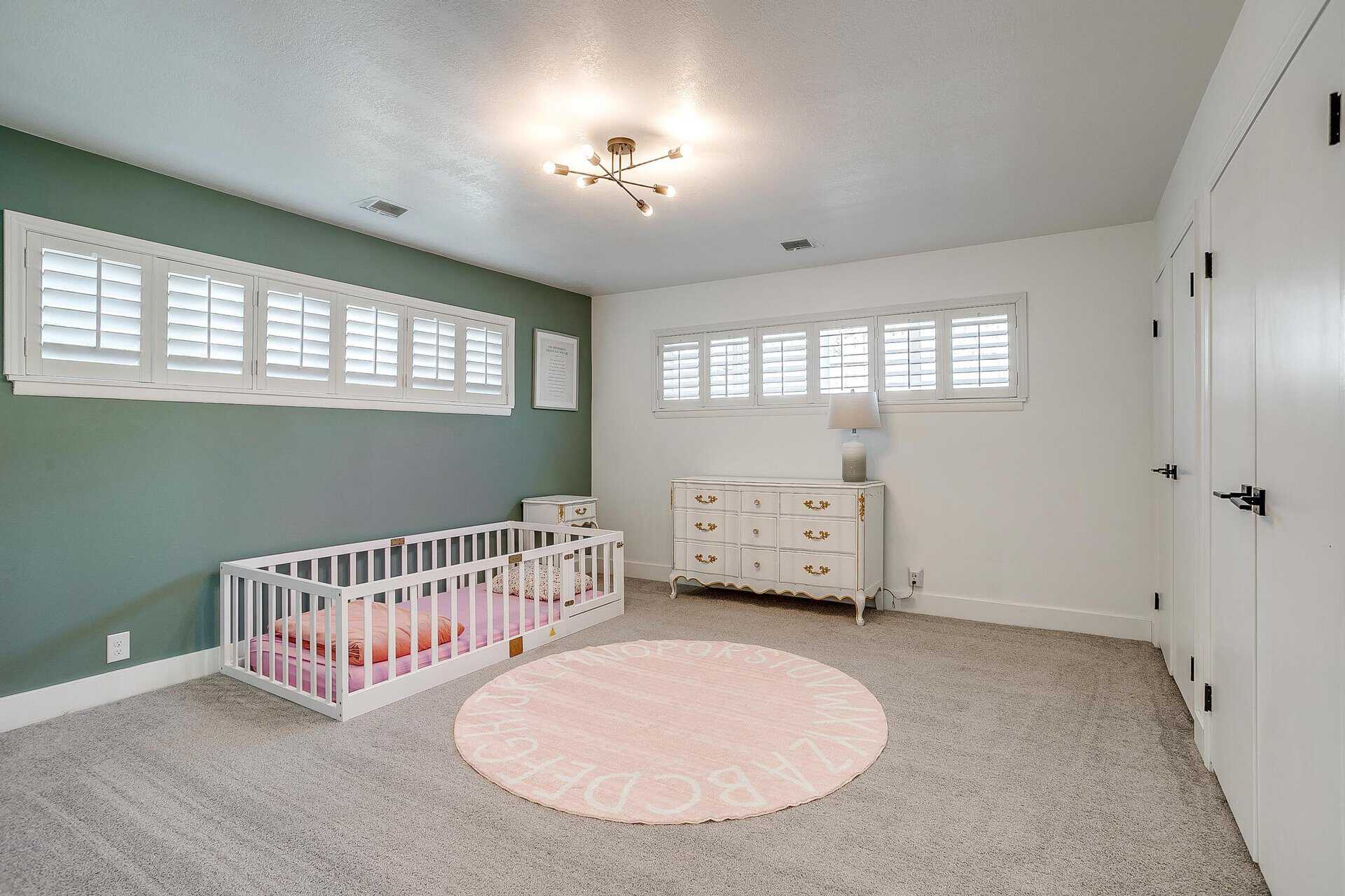An image that shows 4316 Inwood Rd. (30 Of 47)