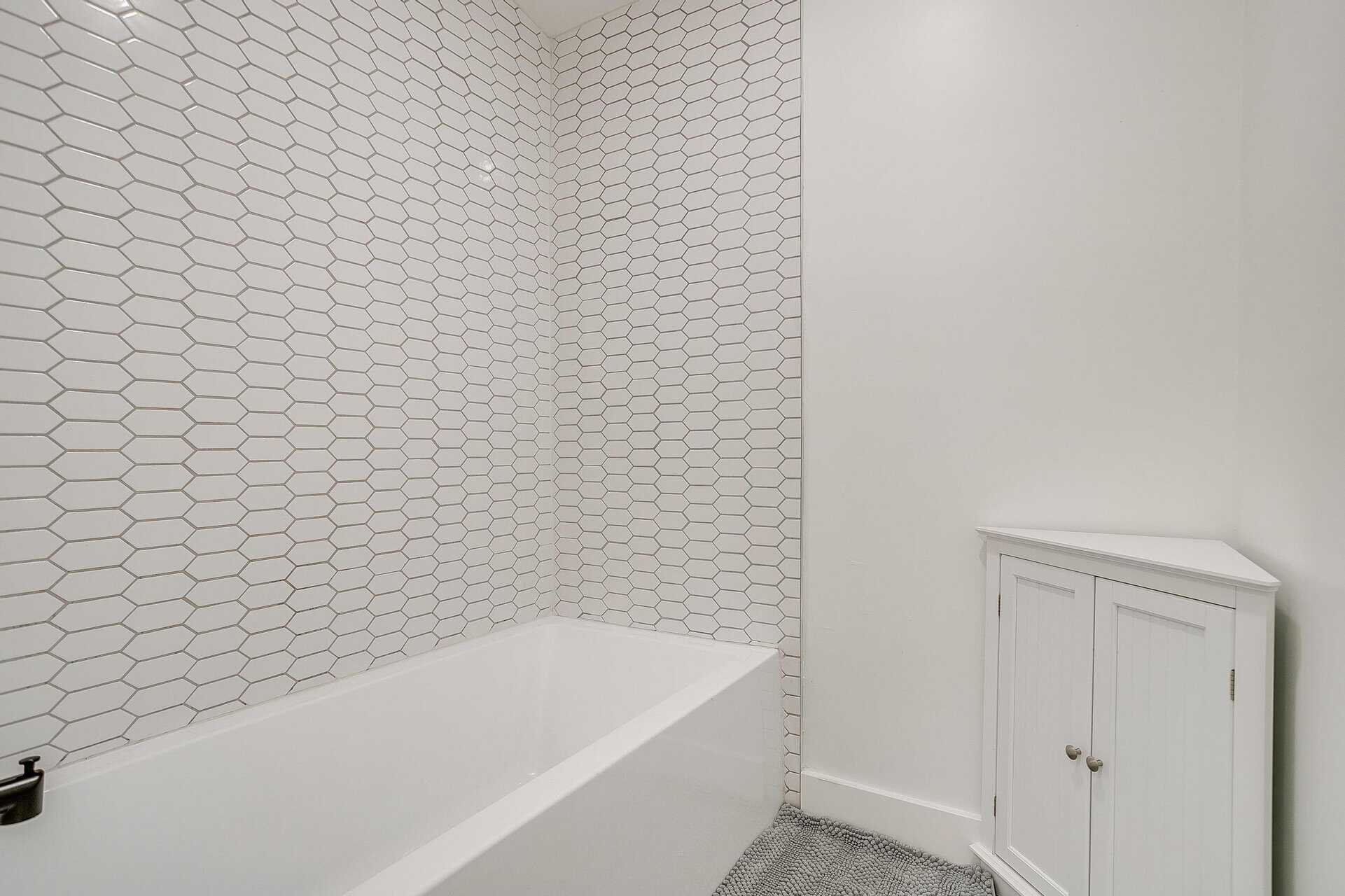 An image that shows 4316 Inwood Rd. (34 Of 47)