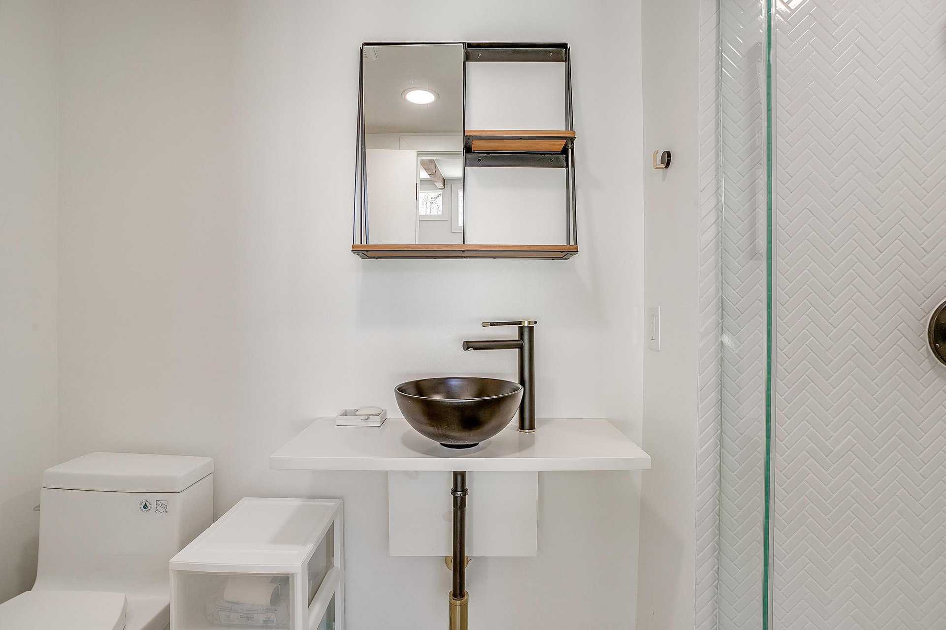 An image that shows 4316 Inwood Rd. (40 Of 47)