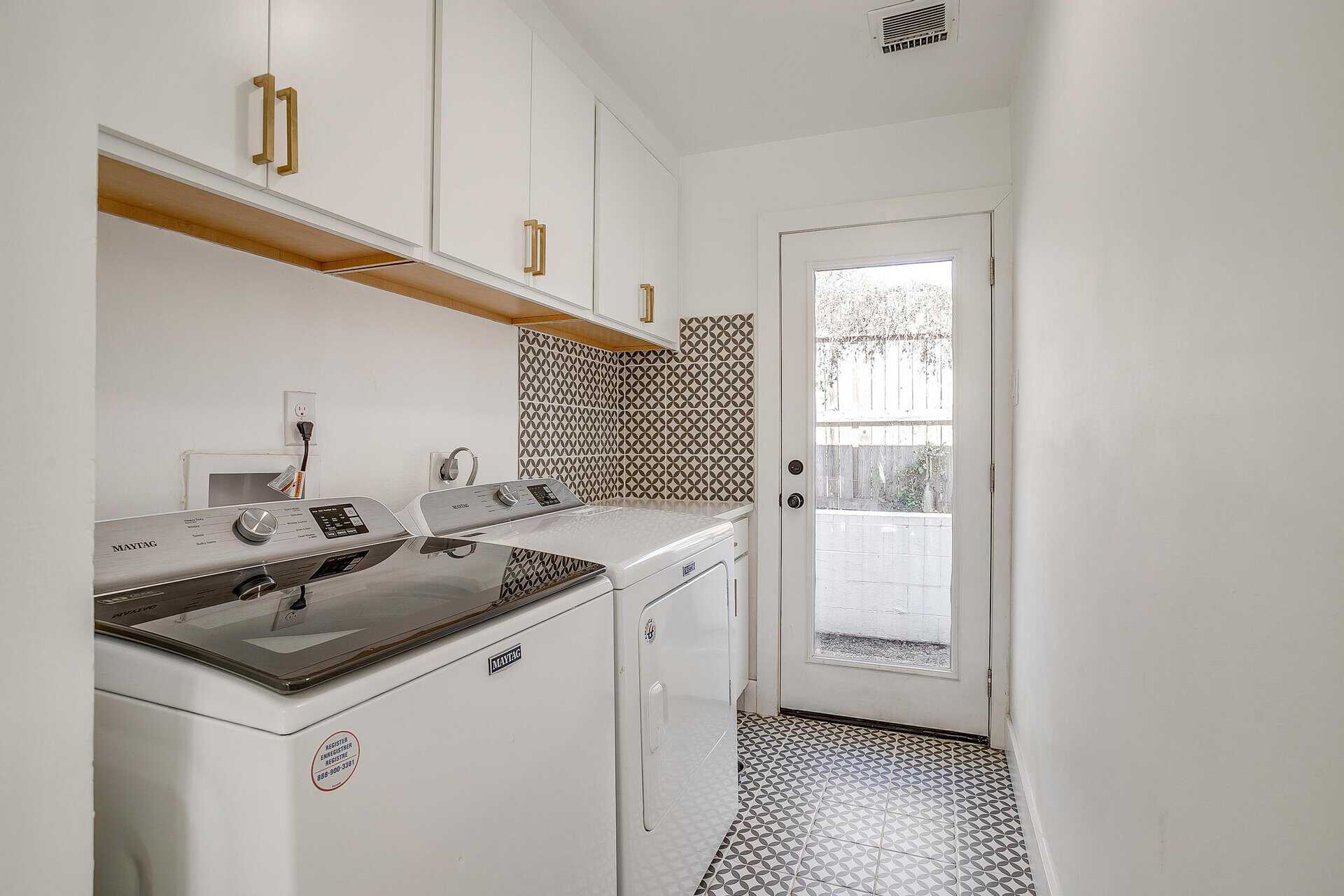 An image that shows 4316 Inwood Rd. (43 Of 47)