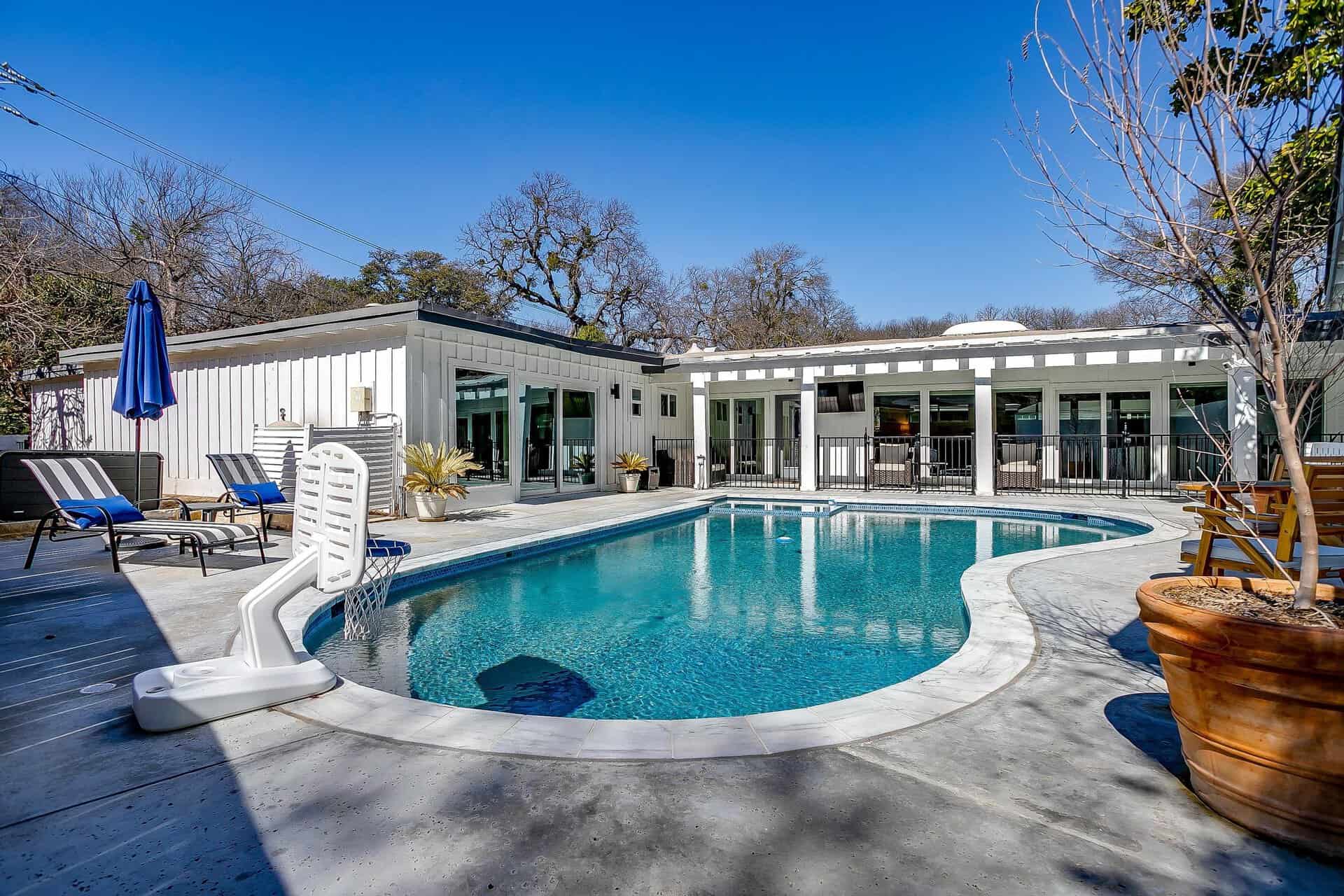 An image that shows 4316 Inwood Rd. (47 Of 47)