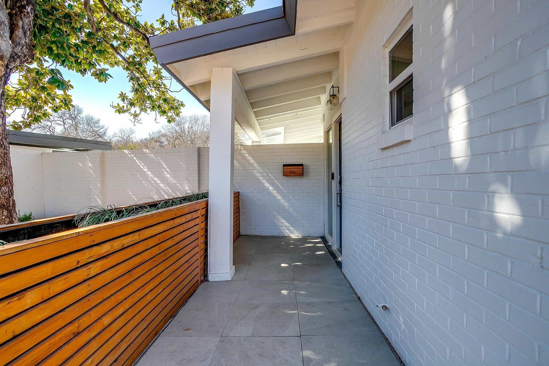 An image that shows 4316 Inwood Rd. (6 Of 47)