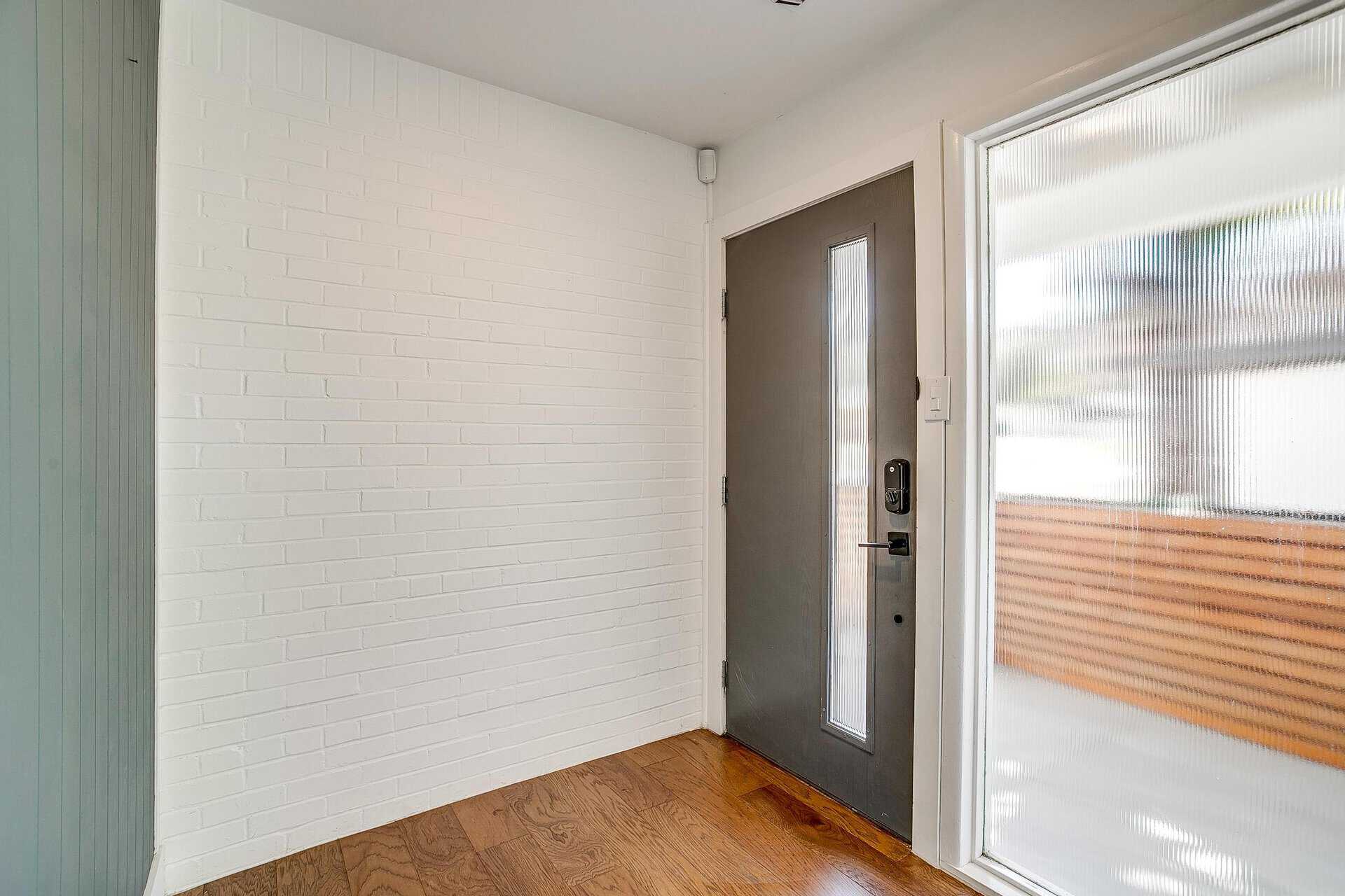 An image that shows 4316 Inwood Rd. (7 Of 47)