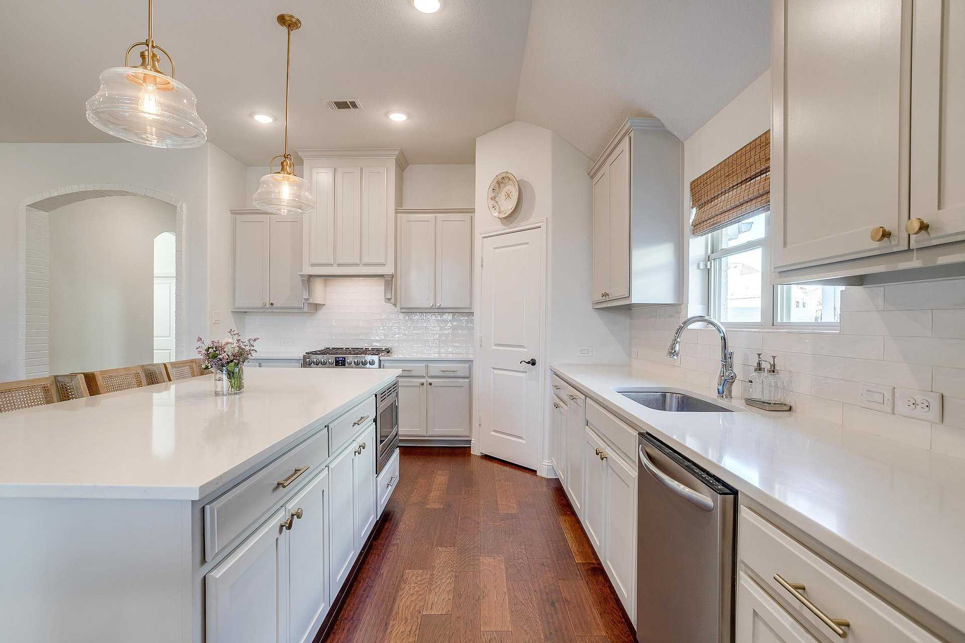 An image that shows 587 Point Vista Drive (37 Of 87)