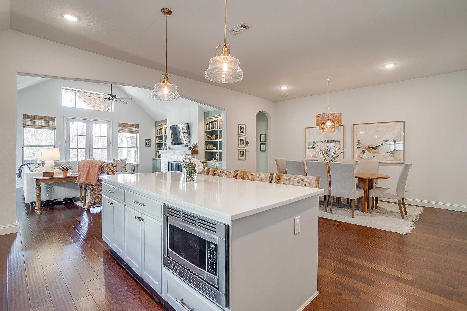 An image that shows 587 Point Vista Drive (39 Of 87)