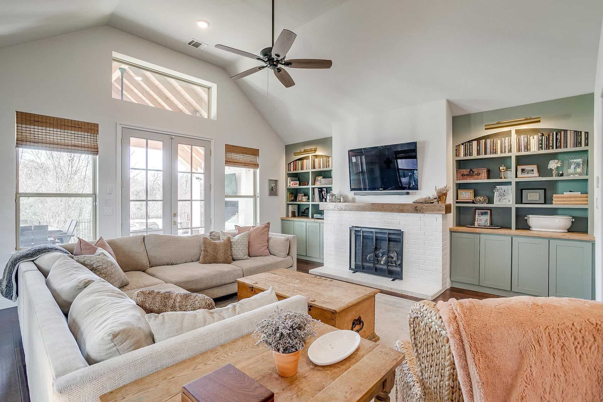 An image that shows 587 Point Vista Drive (44 Of 87)