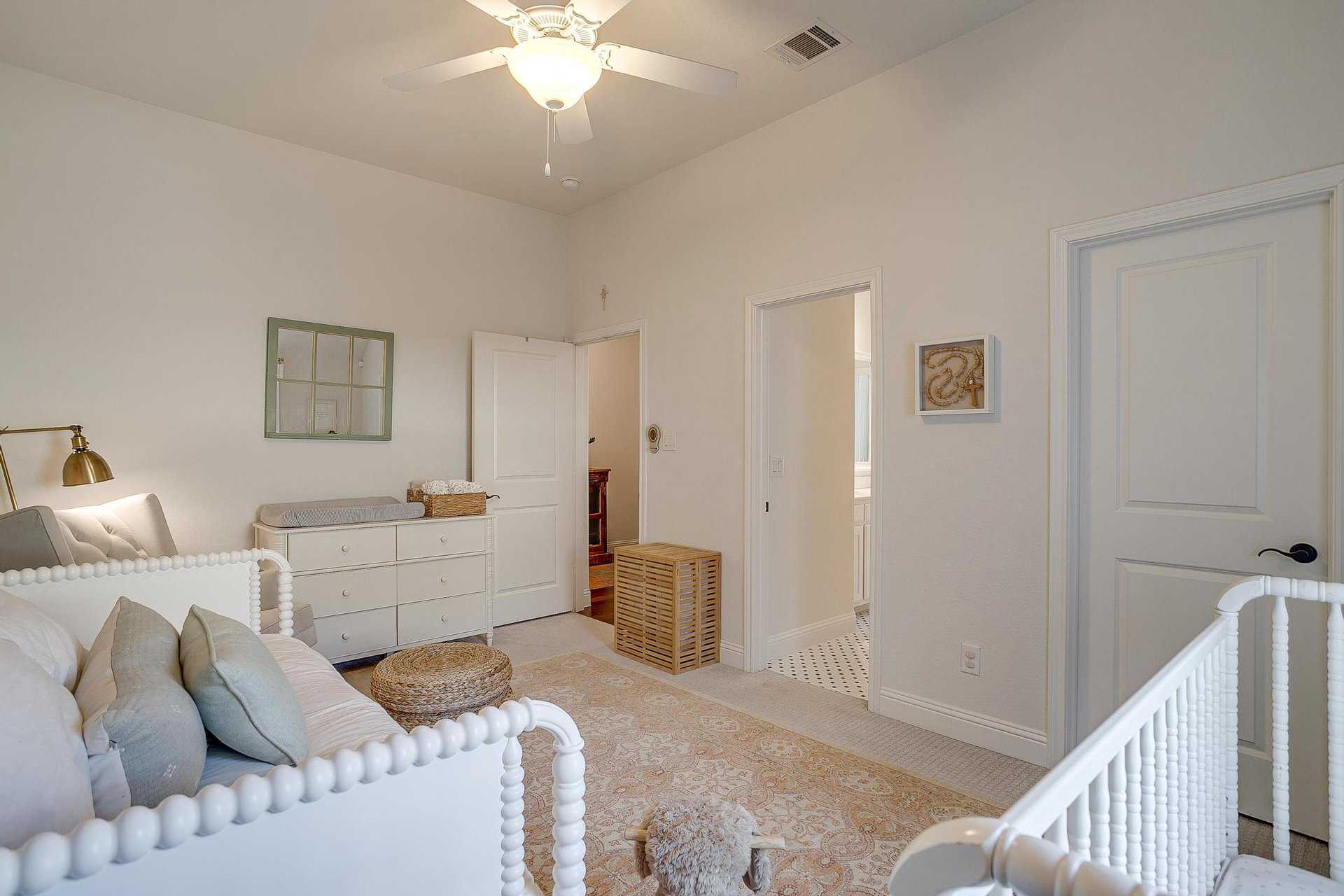 An image that shows 587 Point Vista Drive (54 Of 87)