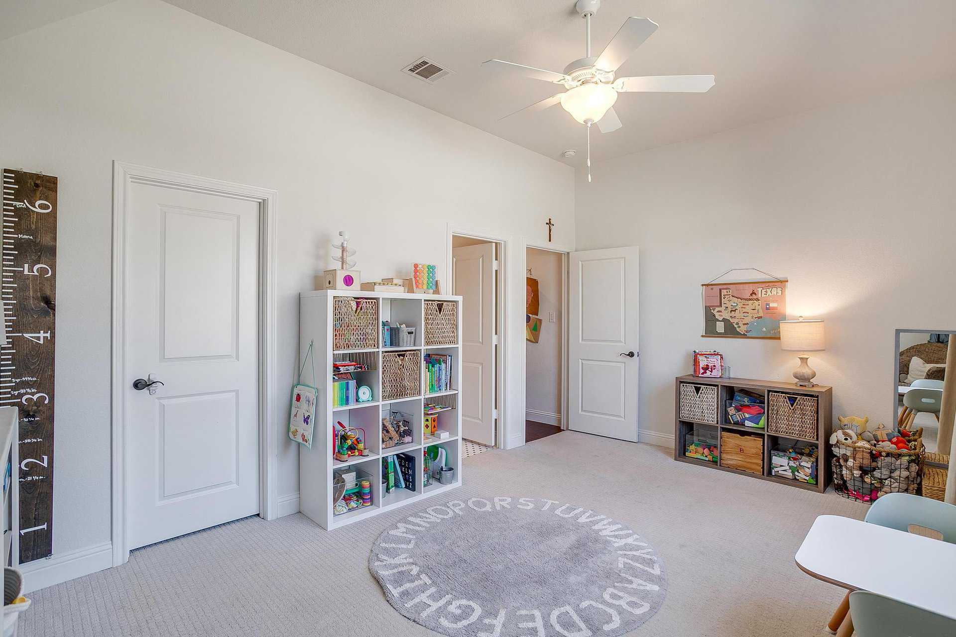 An image that shows 587 Point Vista Drive (58 Of 87)