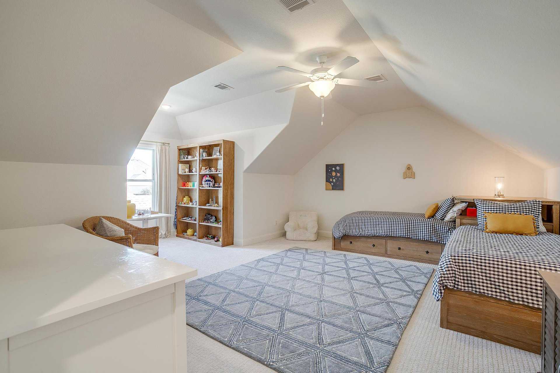 An image that shows 587 Point Vista Drive (65 Of 87)