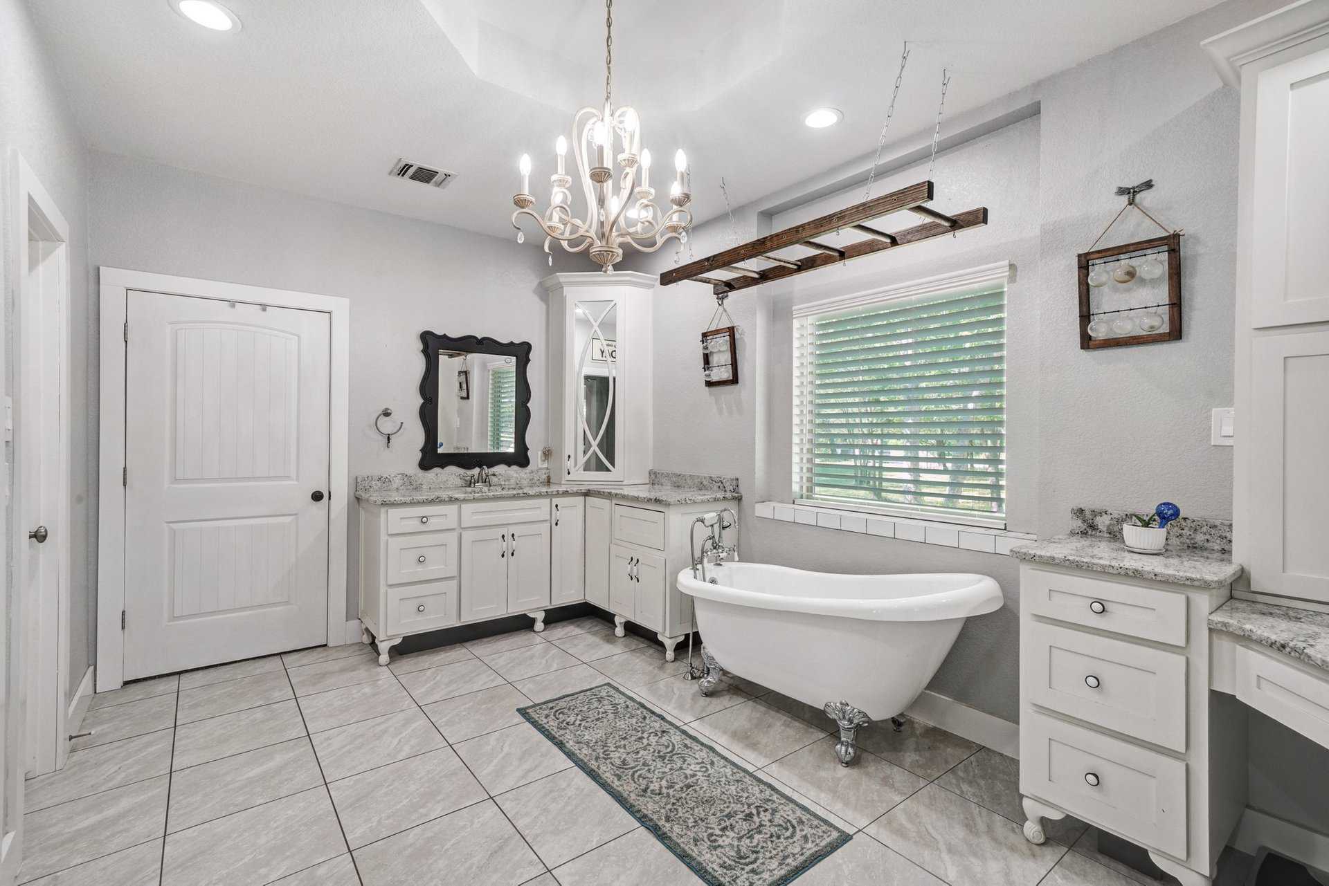 An image that shows 700 Green Tree Dr 45.jpg Small