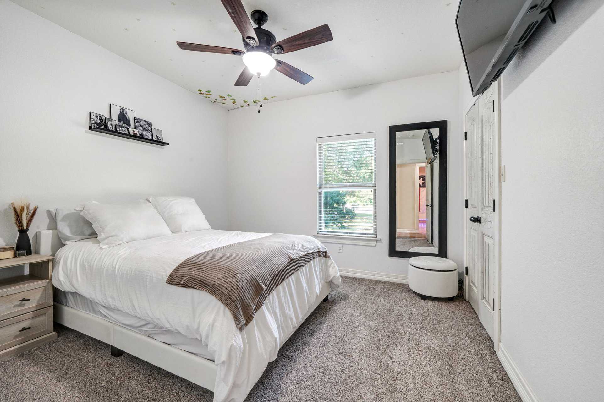 An image that shows 700 Green Tree Dr 54.jpg Small