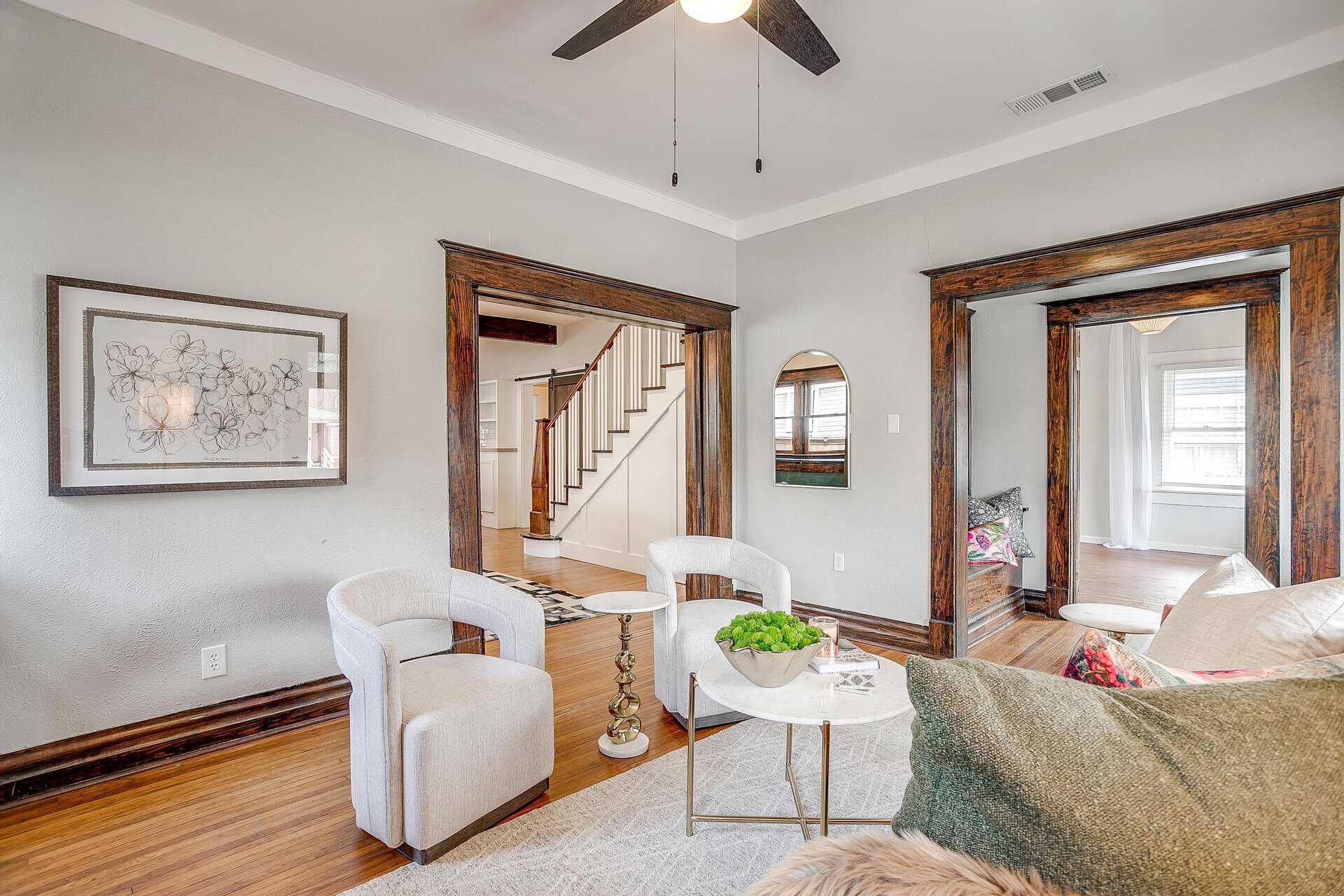 An image that shows 1405 S Henderson (14 Of 64)