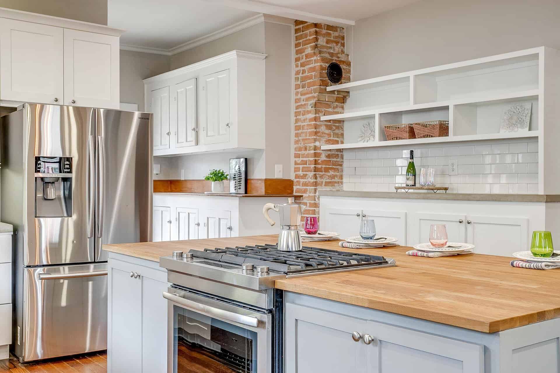 An image that shows 1405 S Henderson (25 Of 64)