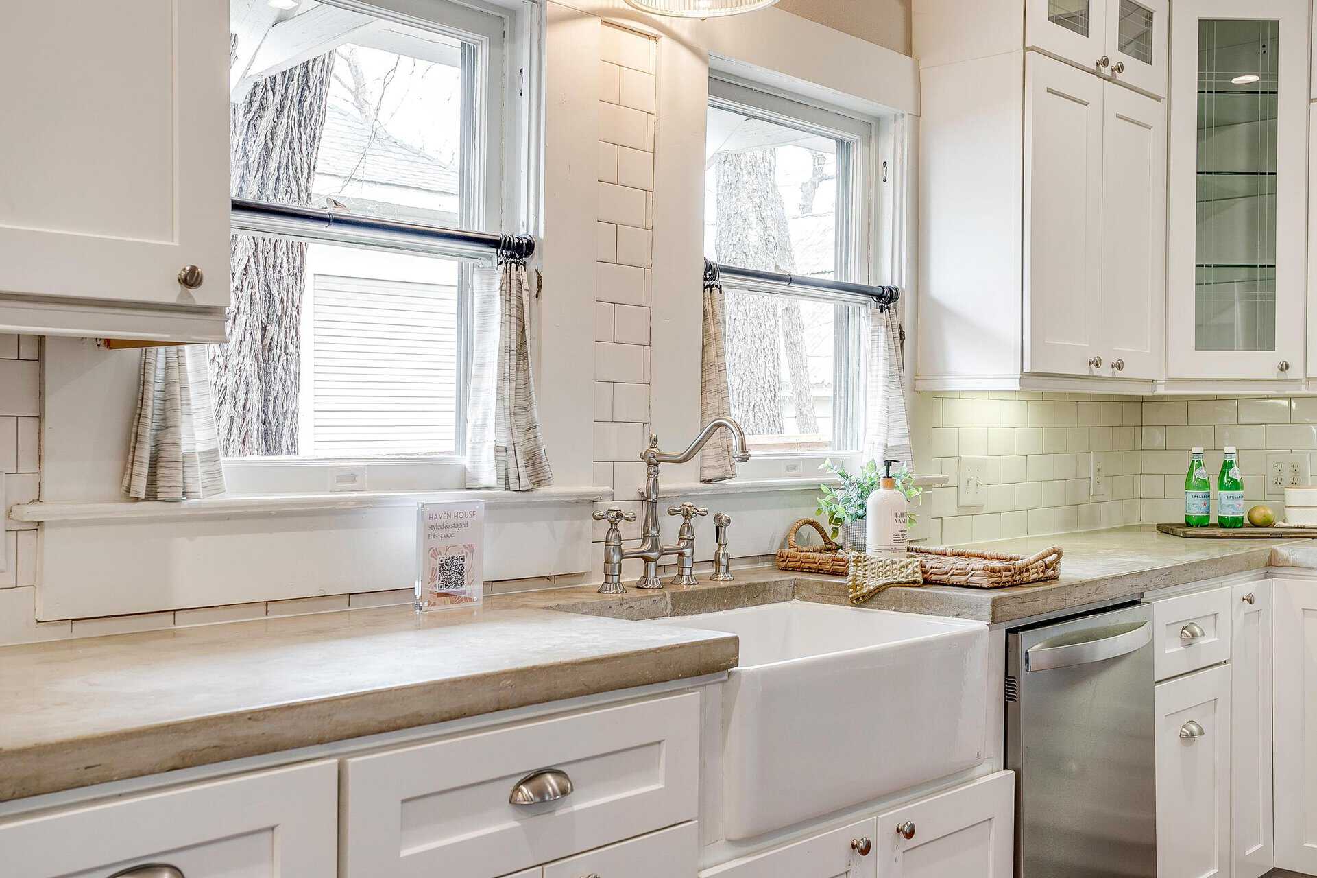 An image that shows 1405 S Henderson (29 Of 64)