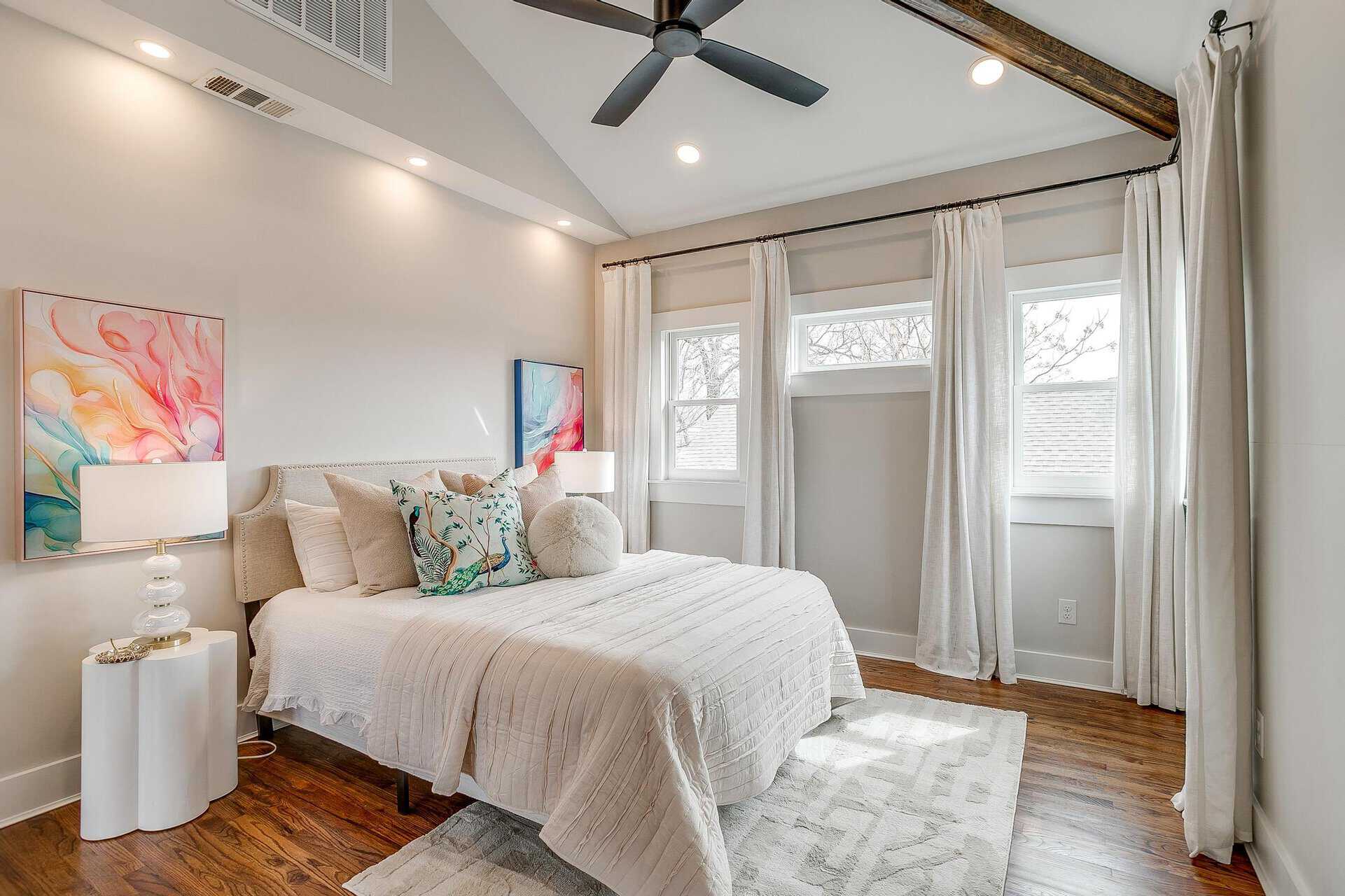 An image that shows 1405 S Henderson (45 Of 64)