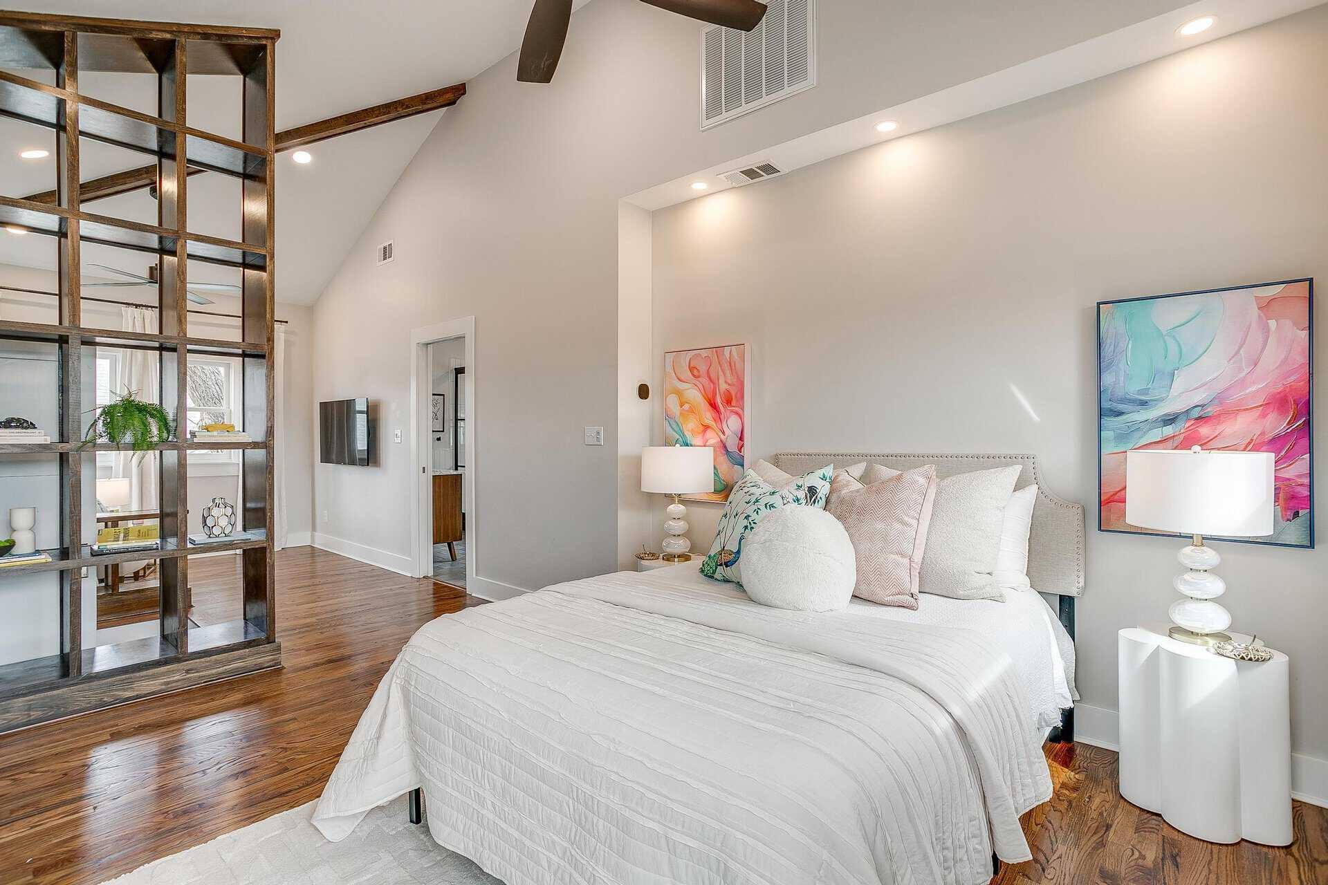 An image that shows 1405 S Henderson (46 Of 64)