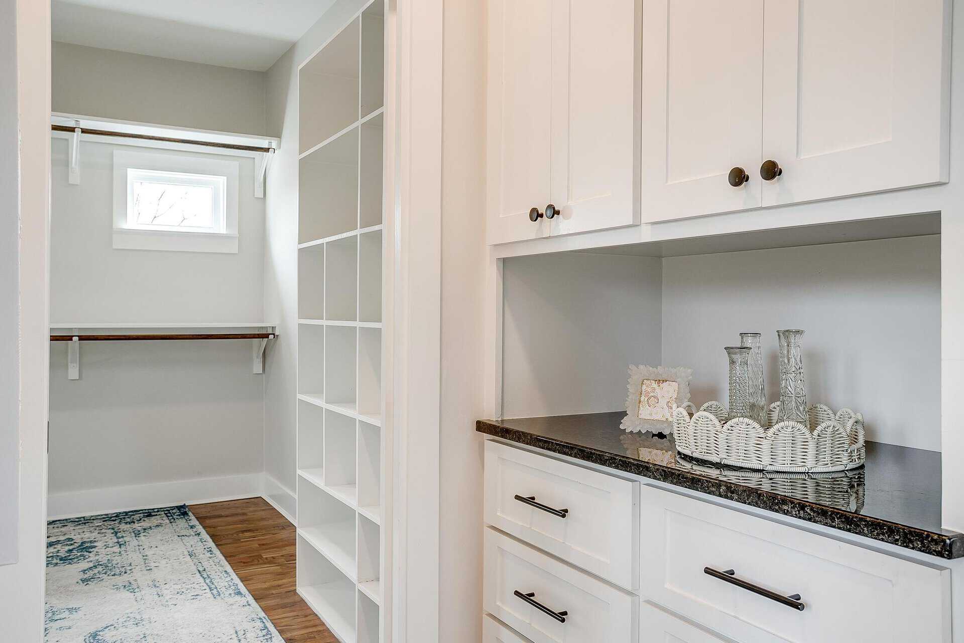An image that shows 1405 S Henderson (52 Of 64)