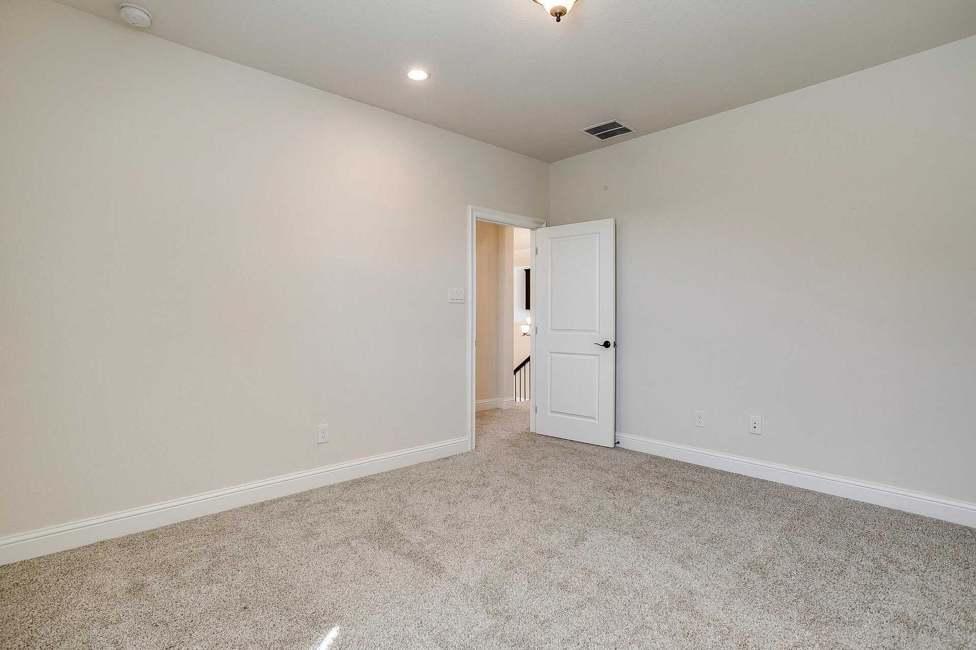 An image that shows 2201 Domingo Drive (40 Of 49)