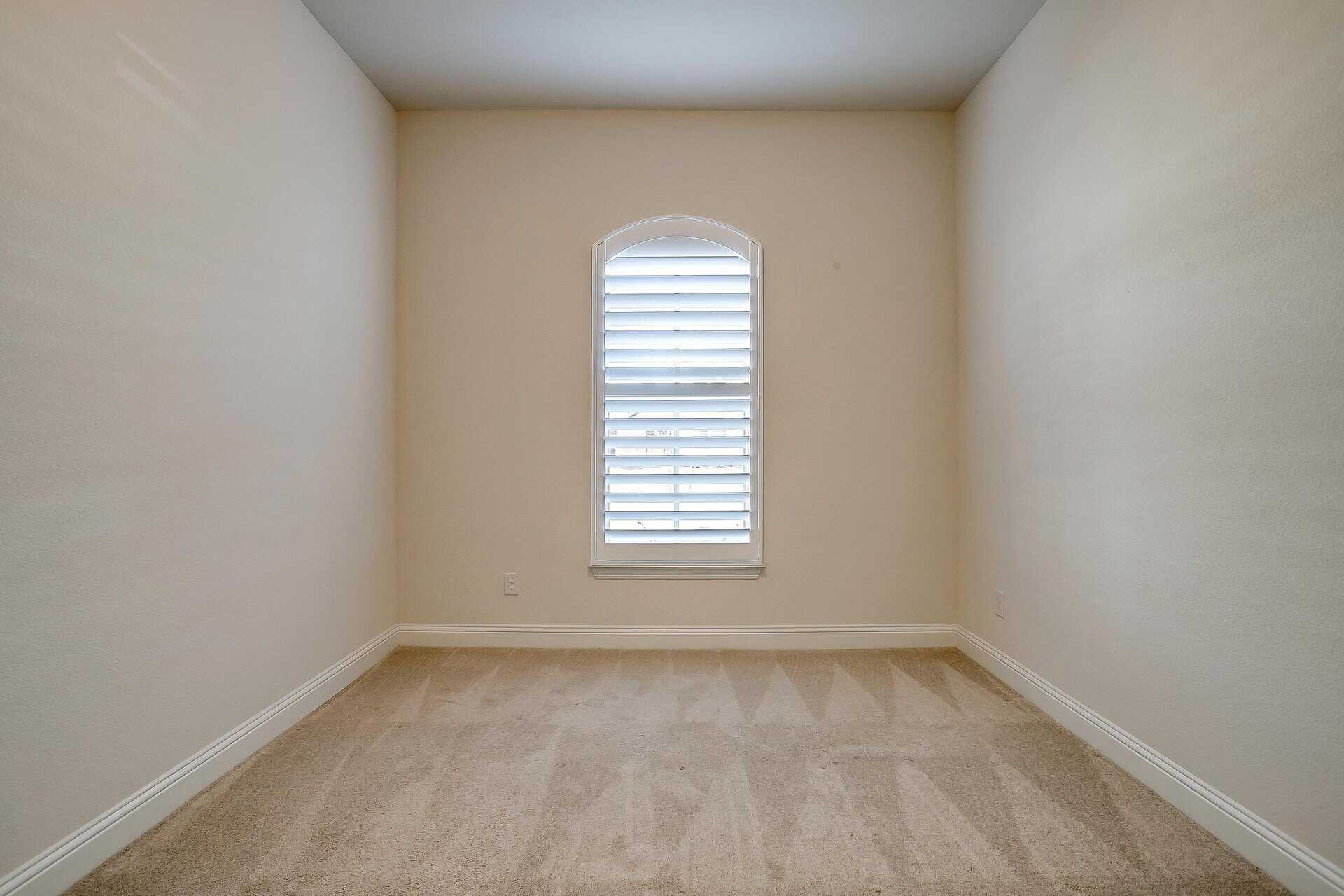 An image that shows 244 Observation Drive N (20 Of 64)
